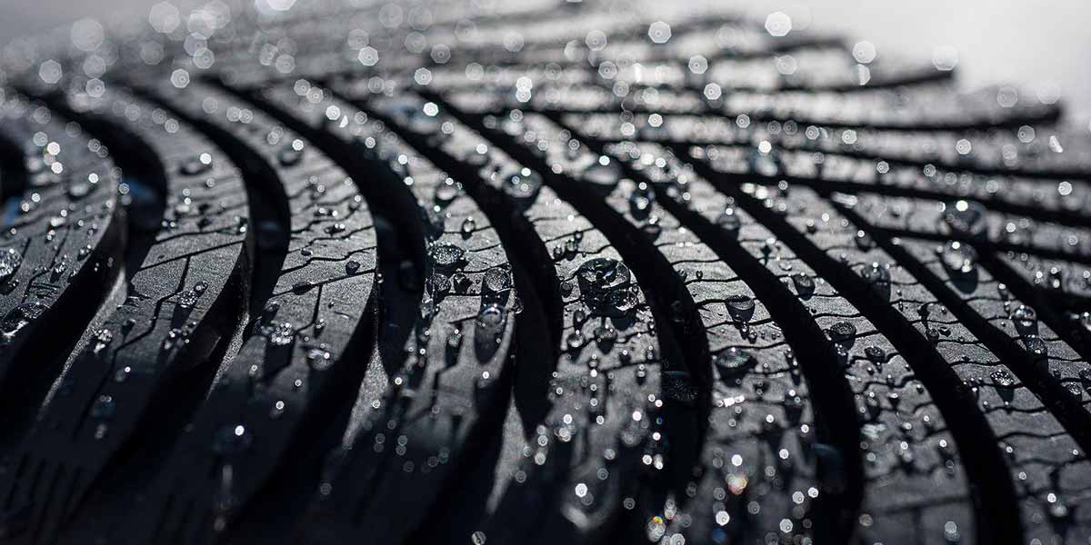 ”Умни” гуми за първи път в сериен автомобил