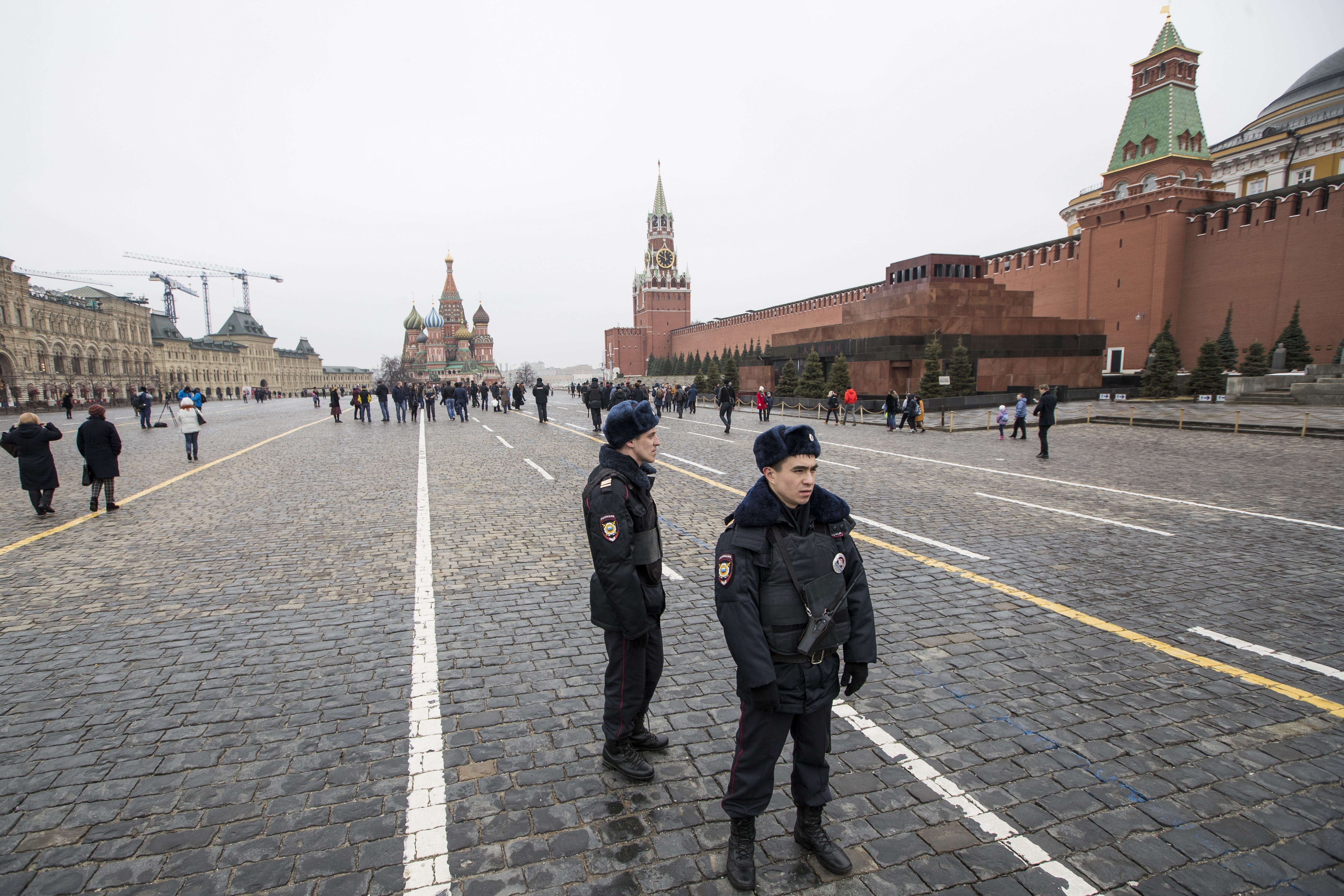Москва прати до Лондон и Париж списъци с въпроси за Скрипал