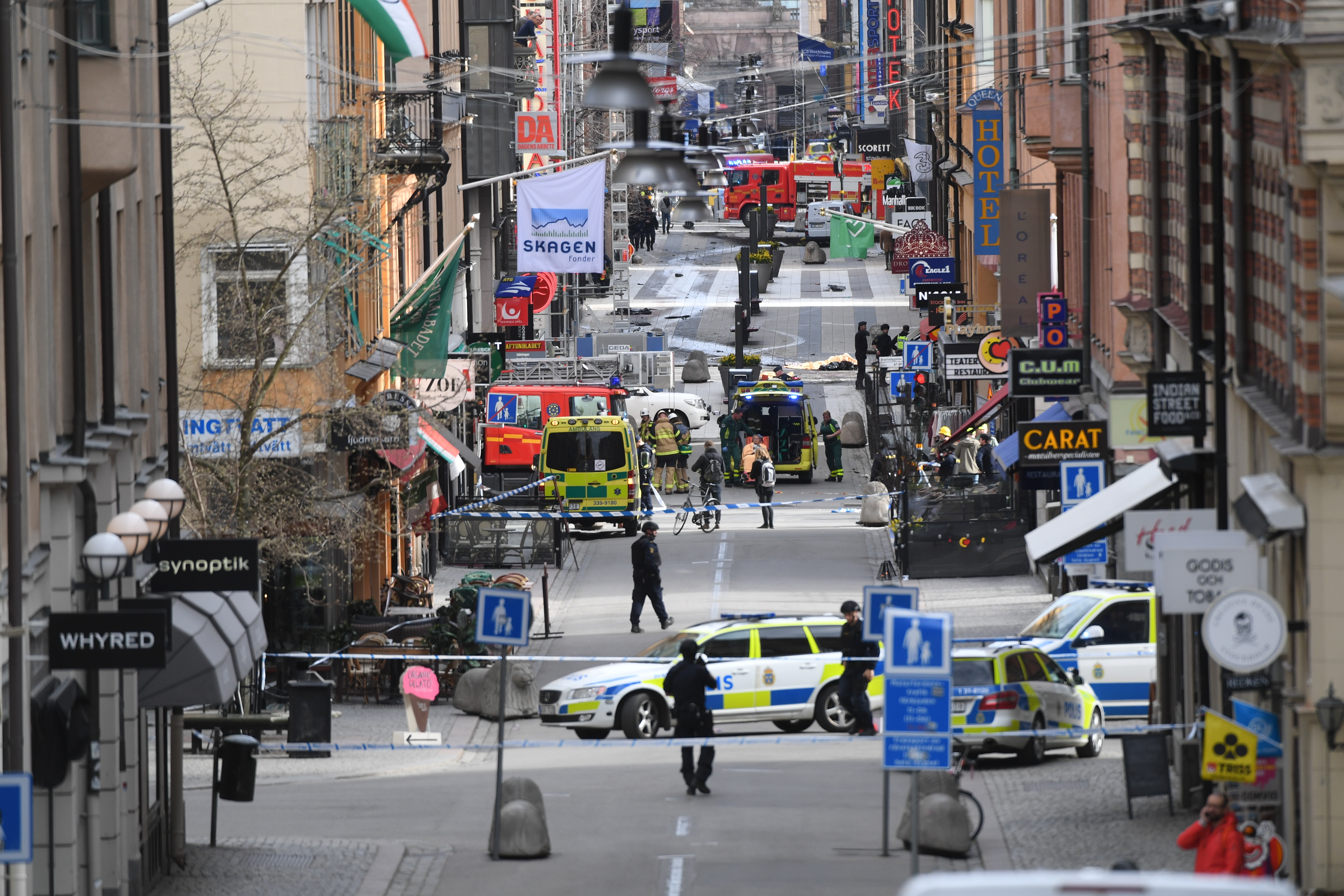 Атентатът в Стокхолм отне живота на 5 души, а 15 бяха ранени