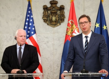 Вучич потвърди пред Маккейн военния неутралитет на Сърбия