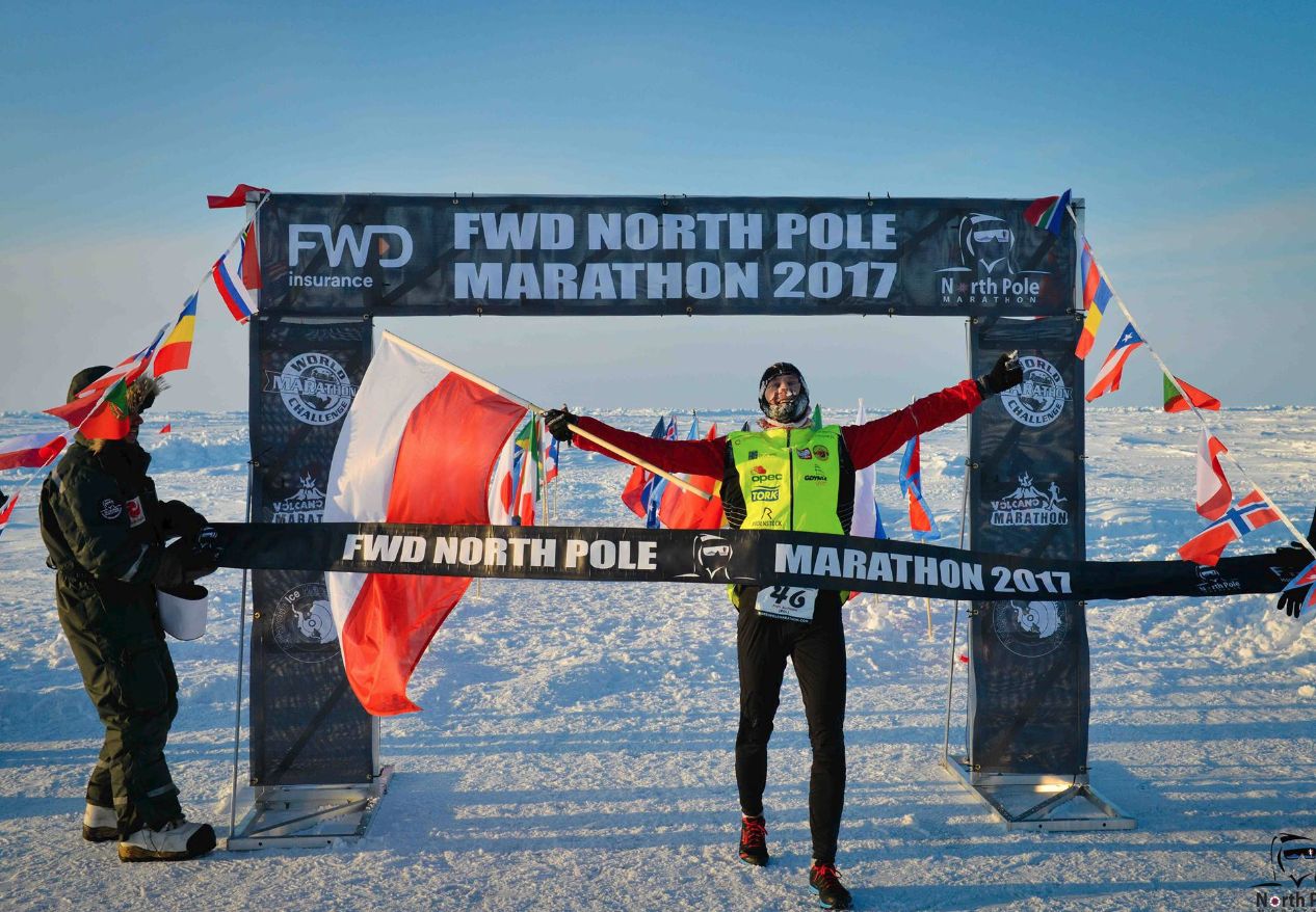 Поляк спечели маратона на Северния полюс (видео)