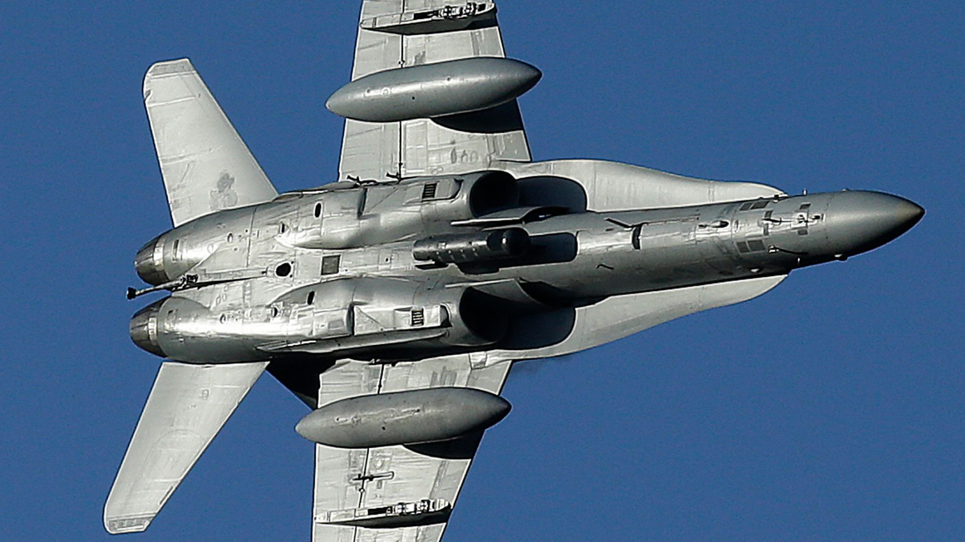 Швейцарският парламент даде днес зелена светлина за закупуването на бойни