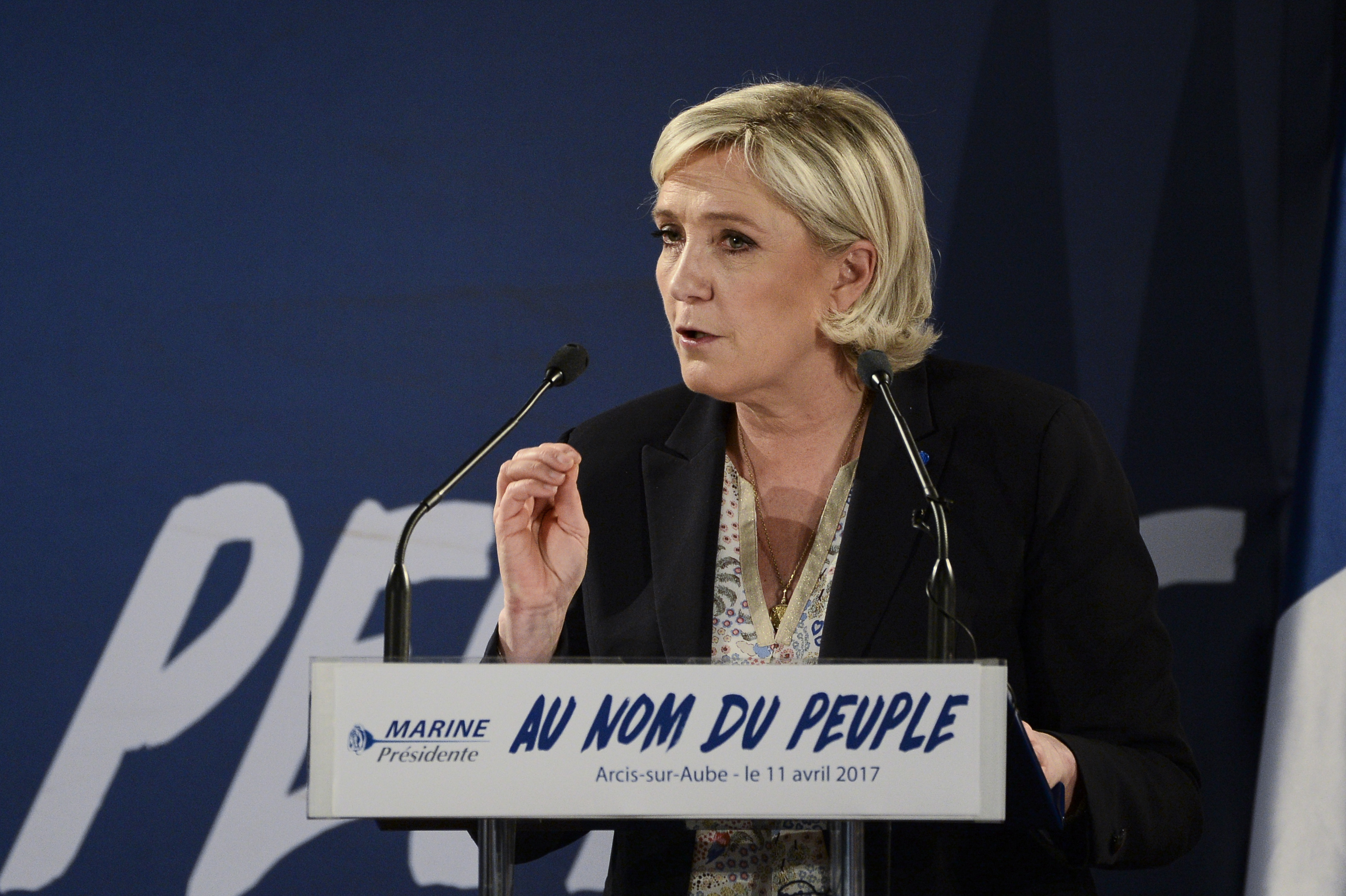 Кандидатът за президент на Франция от крайната десница Марин Льо Пен успя да повдигне рейтинга си тази седмица