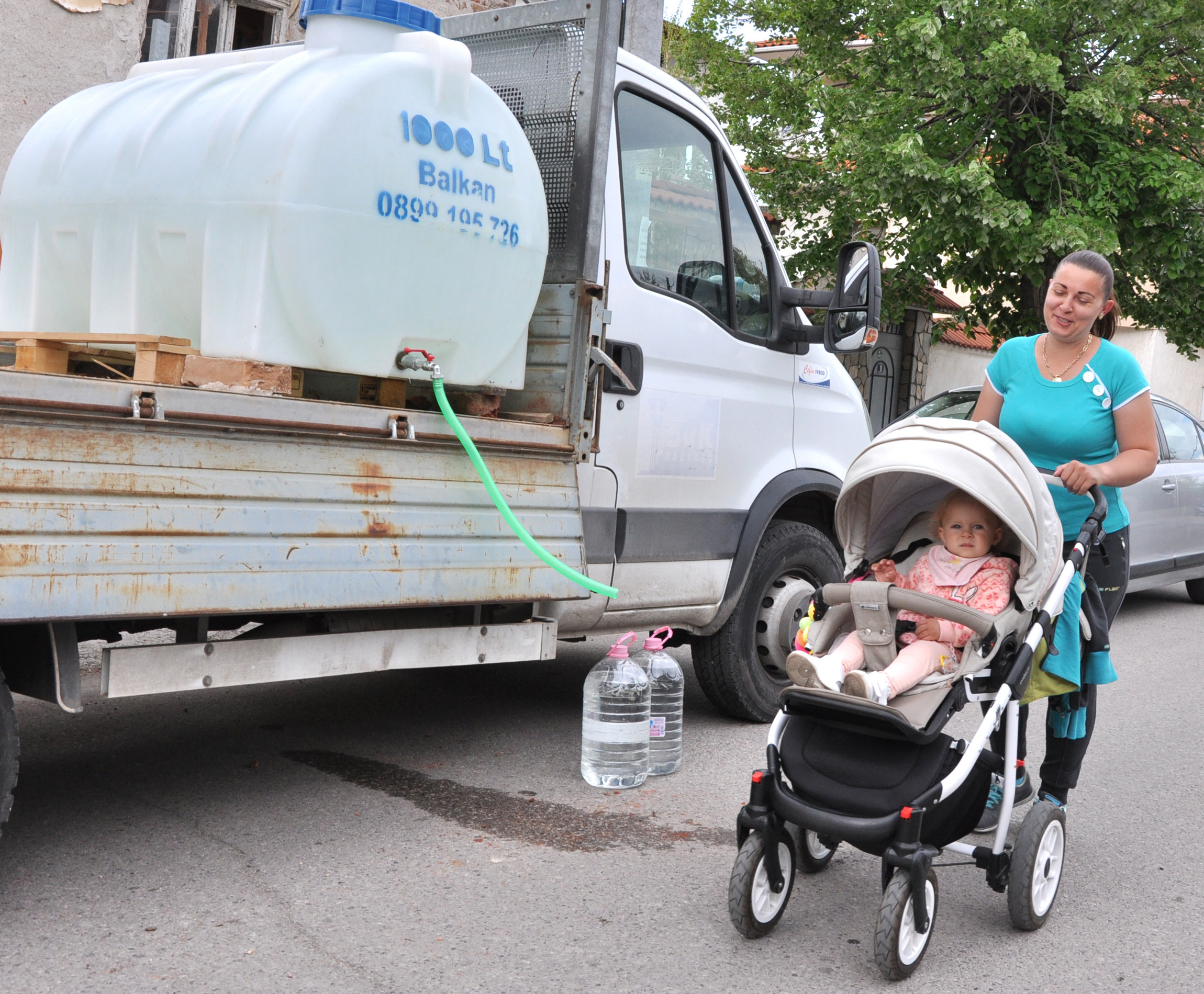 В момента 12 водоноски в различни квартали на Хасково осигуряват питейна вода