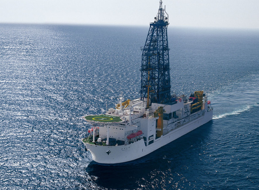 Проектът на JAMSTEC ще използва специален кораб за дълбок сондаж