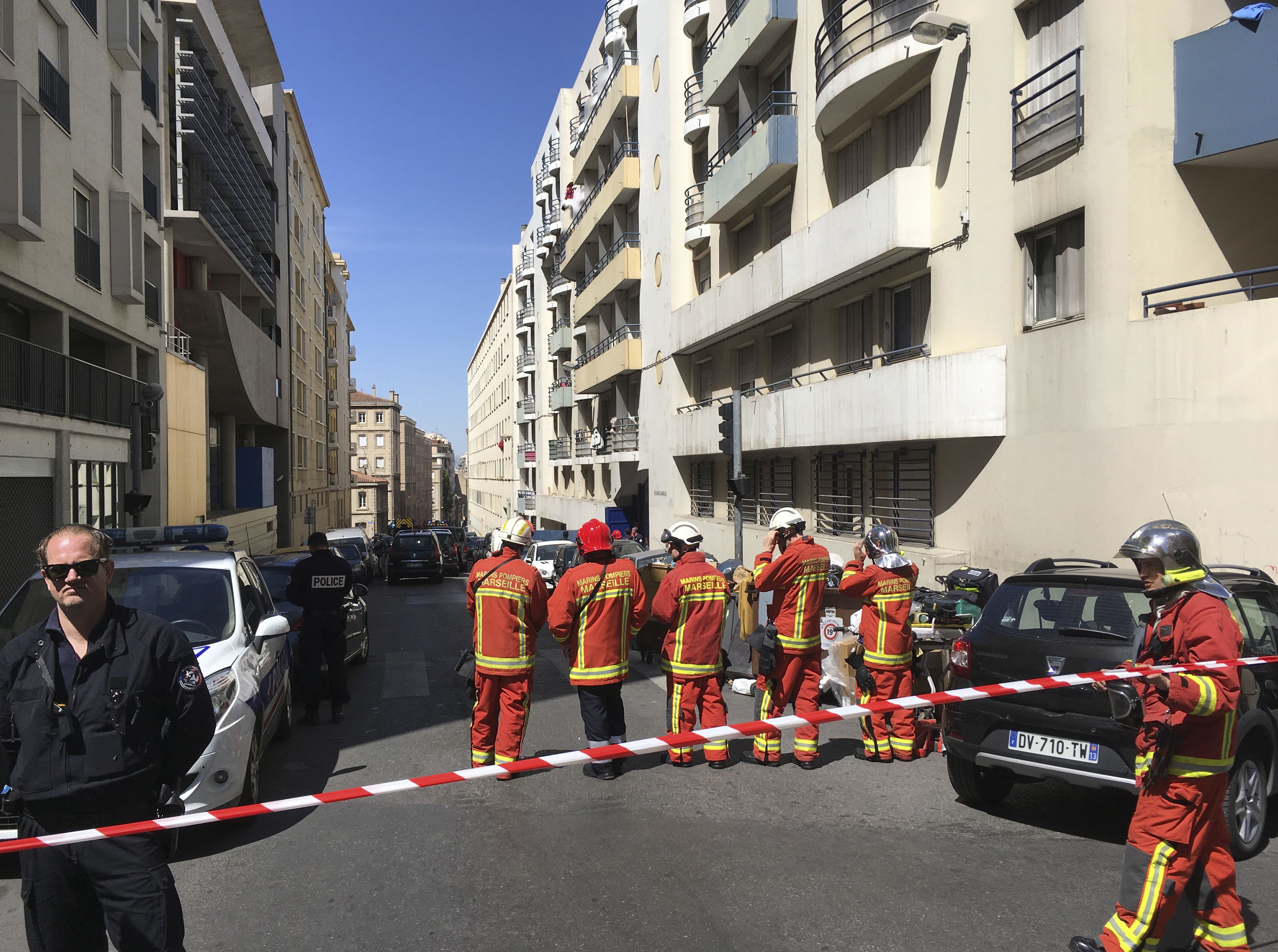 Полиция и специални части блокираха улица в Марсилия по време на ареста и предотвратяването на атентата