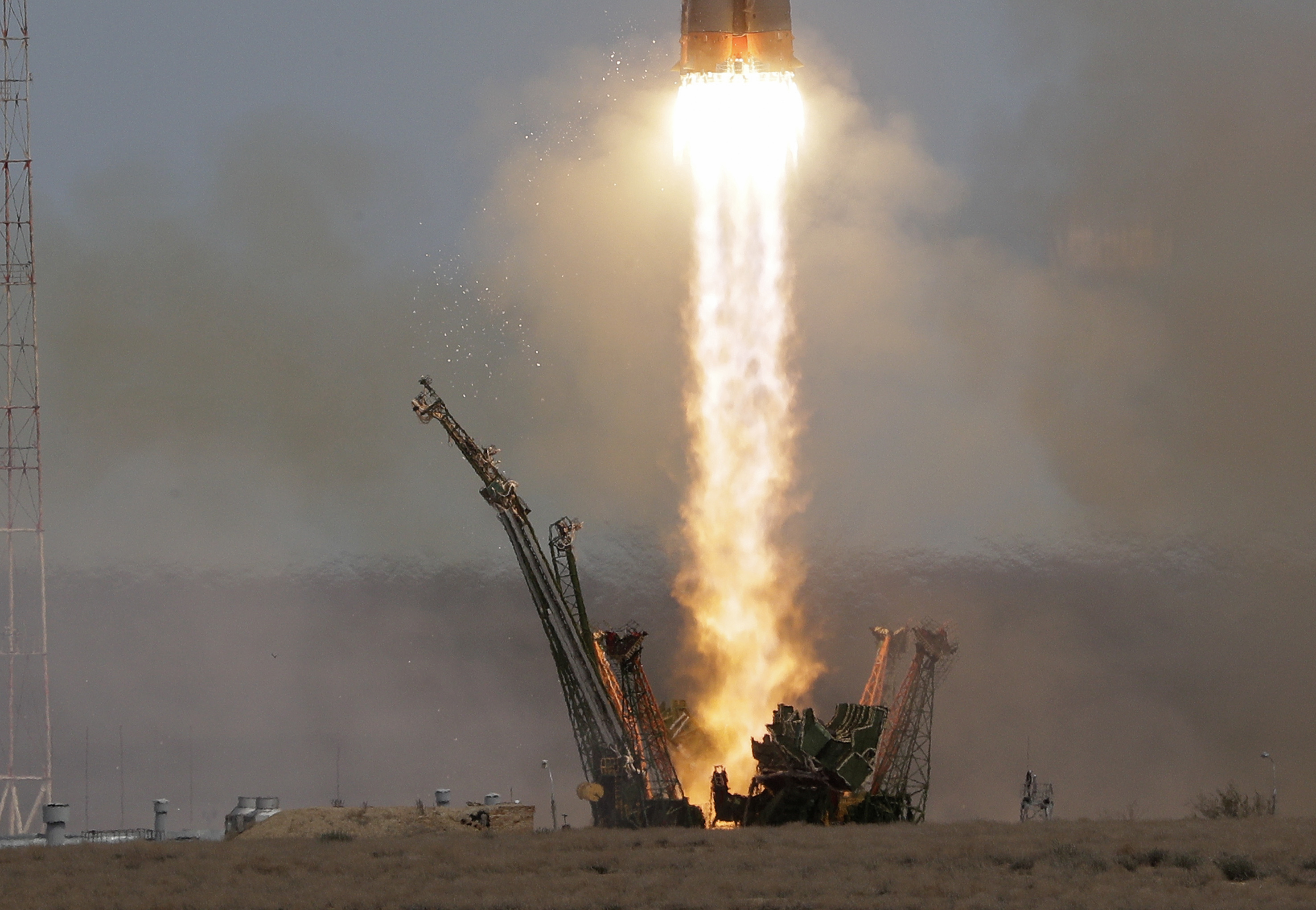 Изстрелването на ”Союз МС-04”