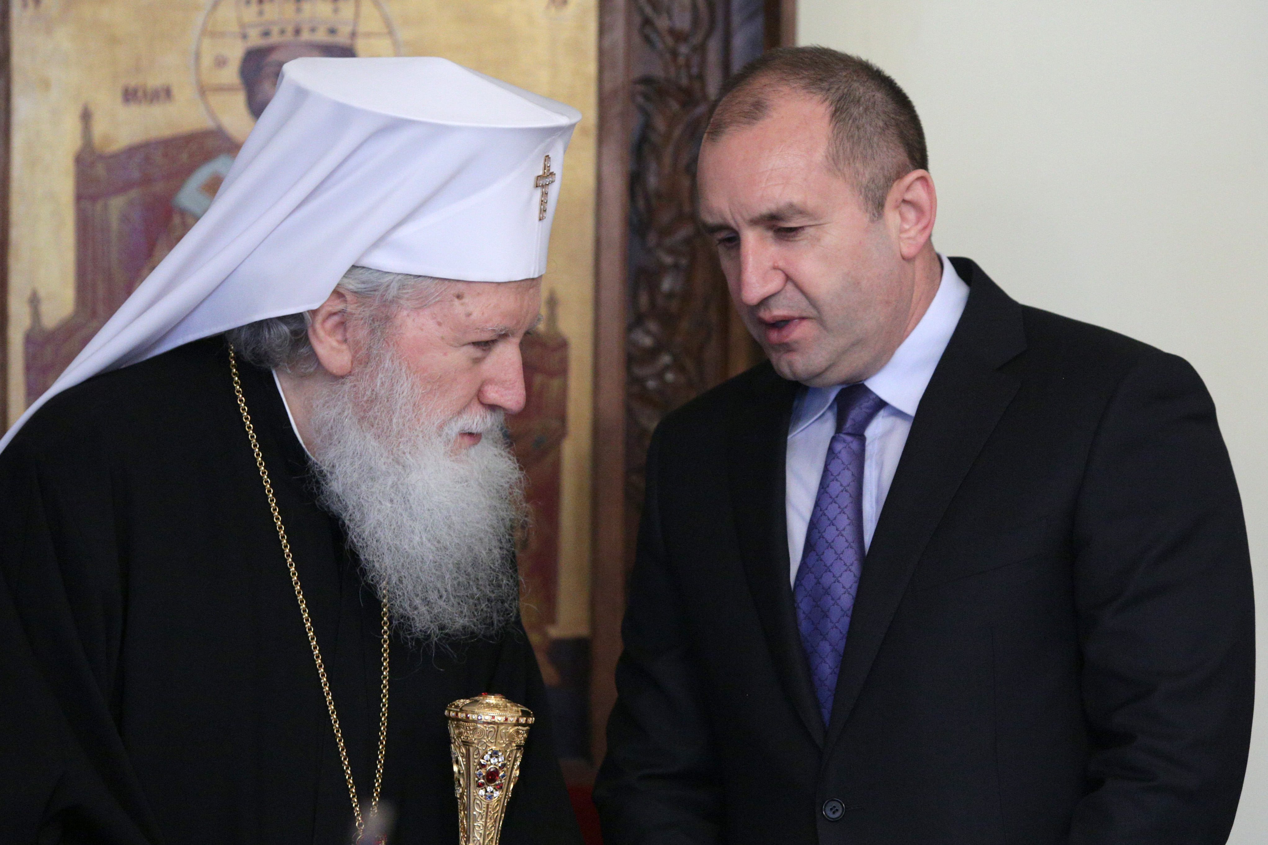 Патриарх Неофит, който беше на честването, разговаря с държавния глава