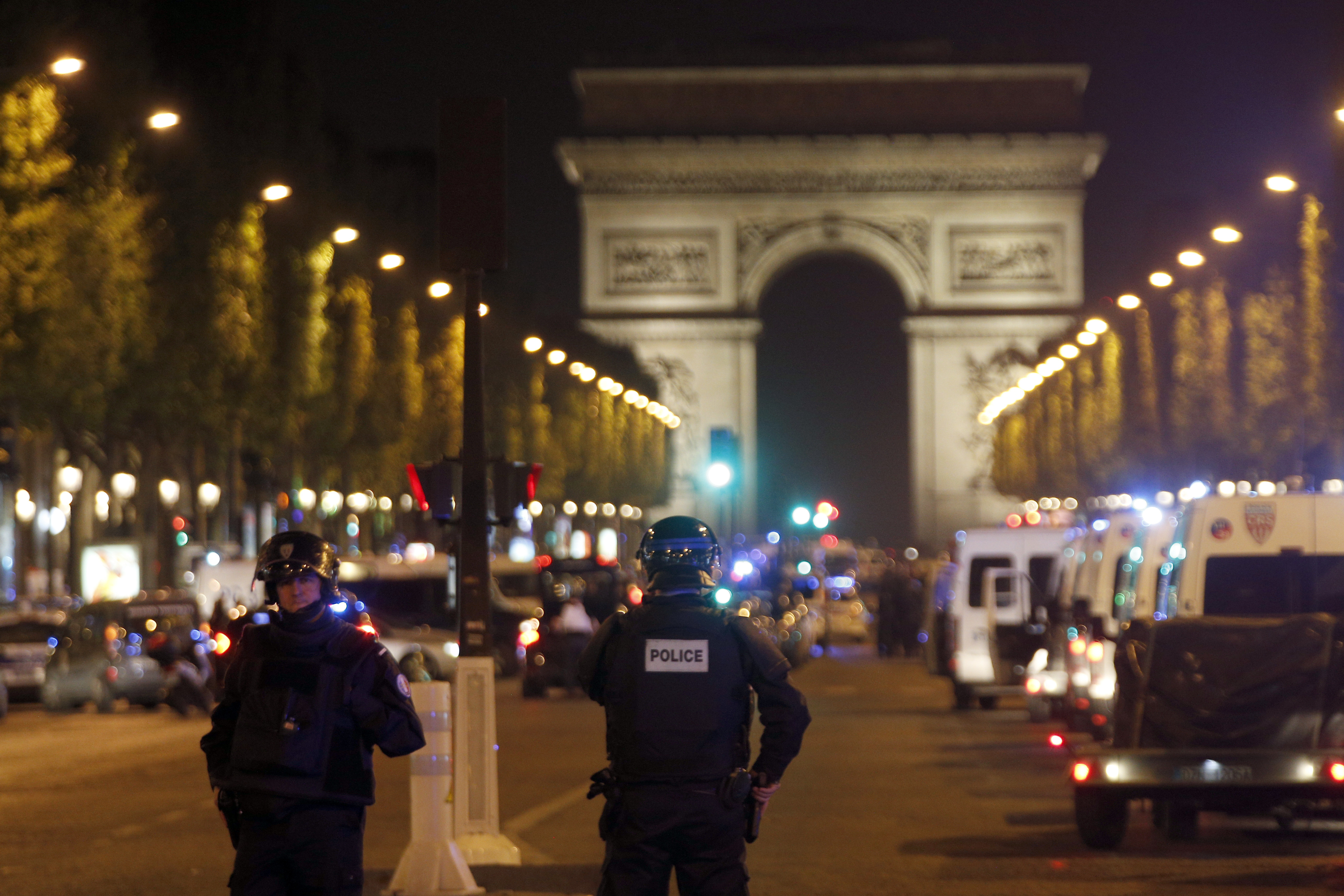 Френски полицай е застрелян в центъра на Париж
