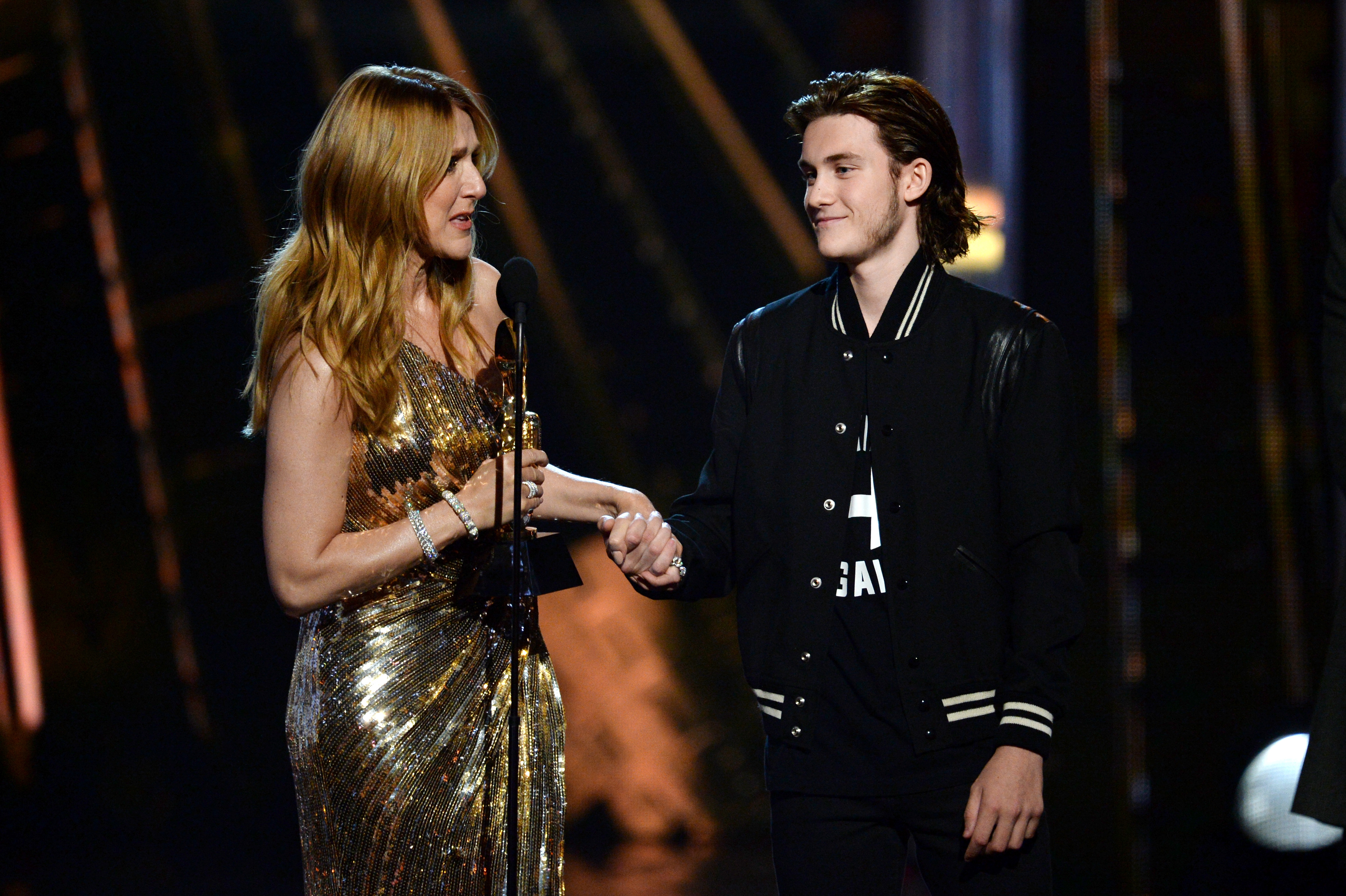 Селин Дион със сина си Рене-Чарлз на наградите ”Билборд”