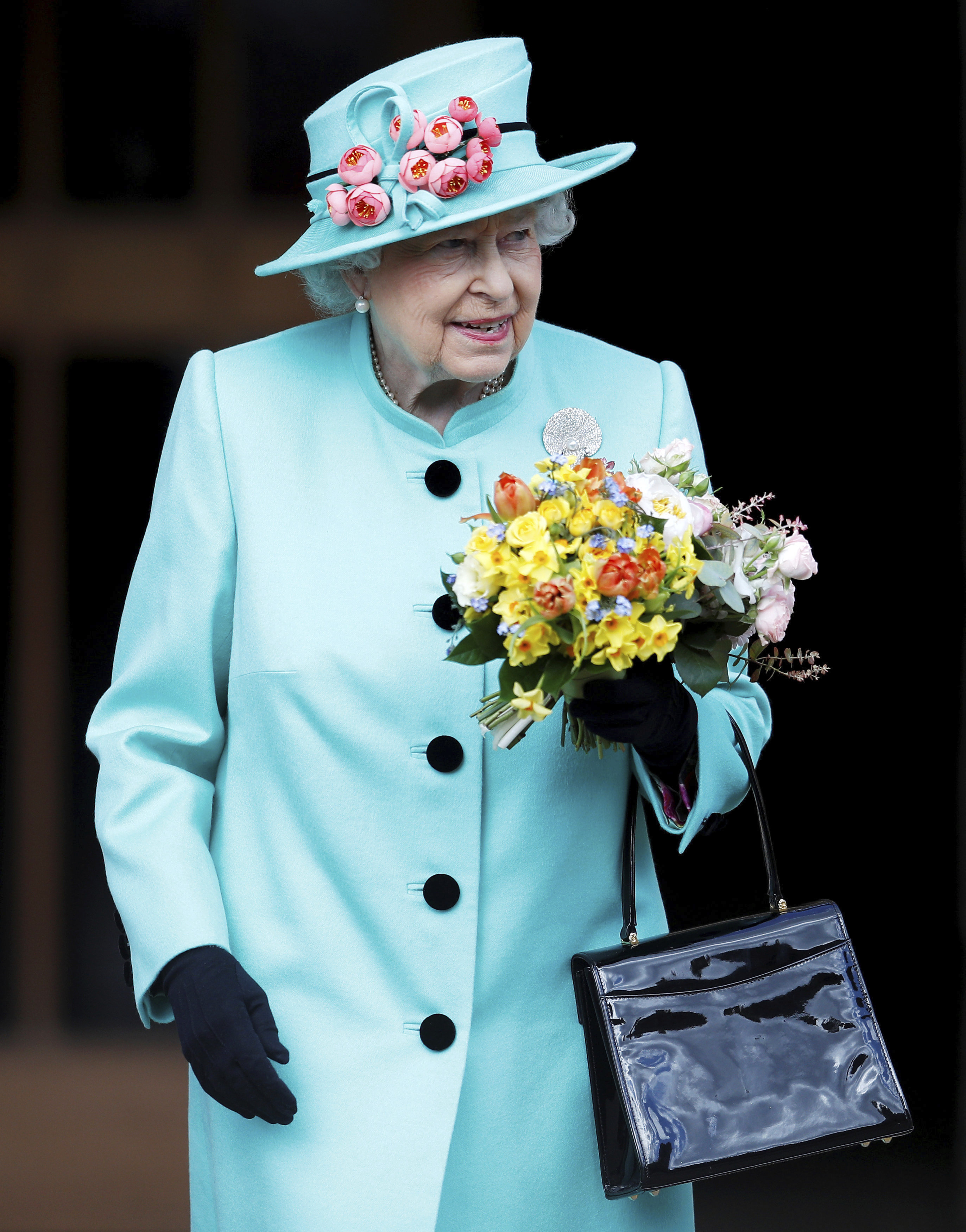 Кралица Елизабет Втора се радва на отлично здраве, въпреки че става на 91 г.