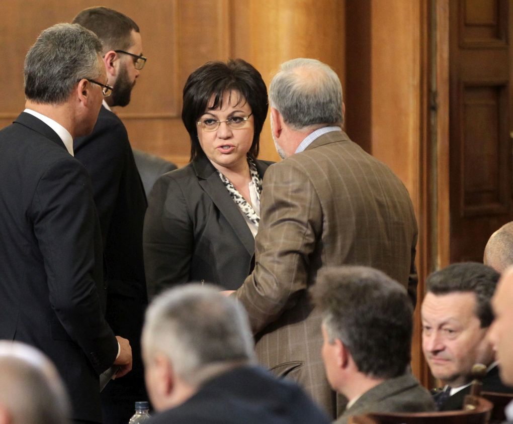 Корнелия Нинова попита дали бившите министри ще понесат политическа отговорност