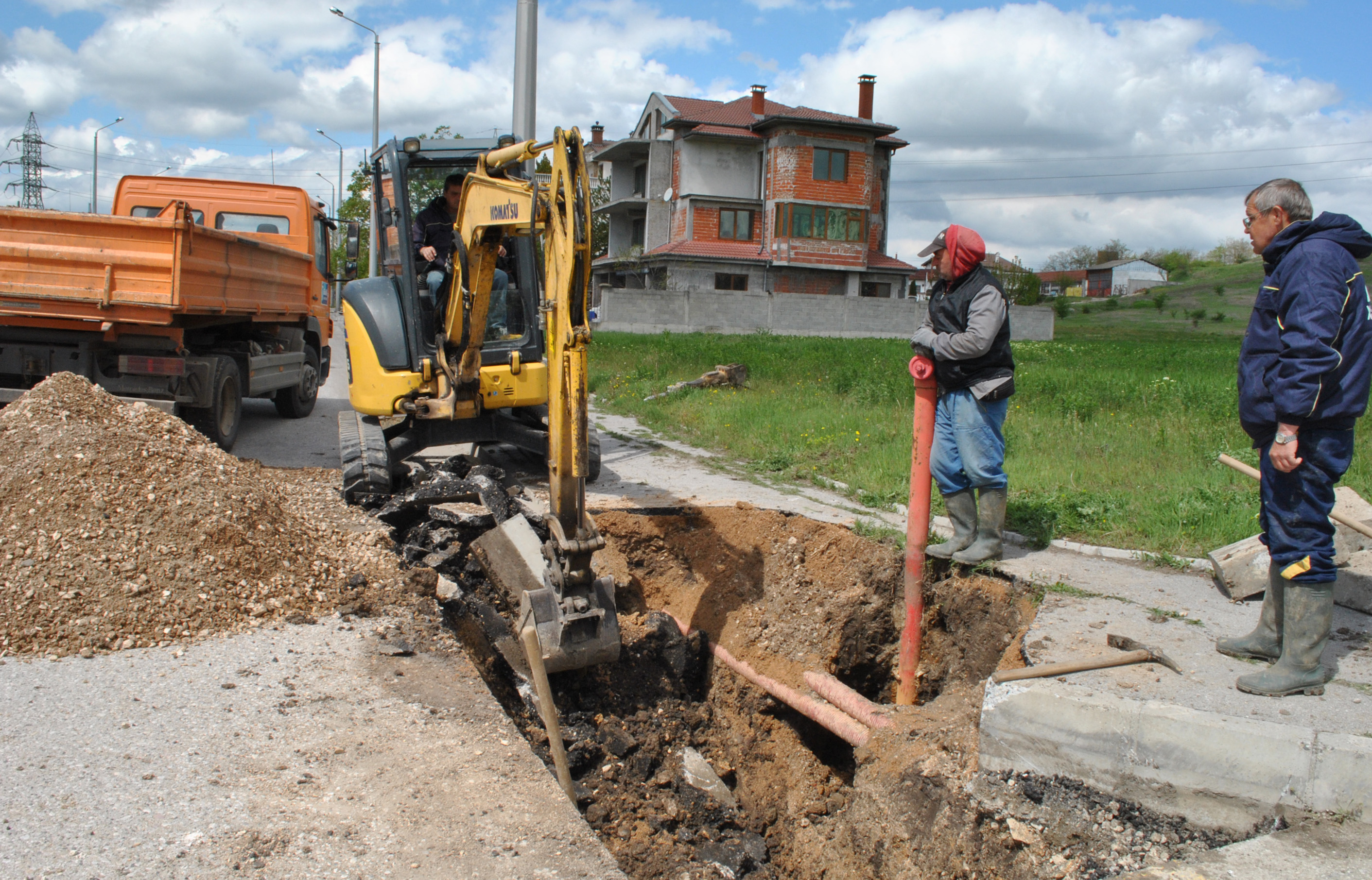 В Хасково усилено изграждат нов водопровод от кладенците в село Ябълково