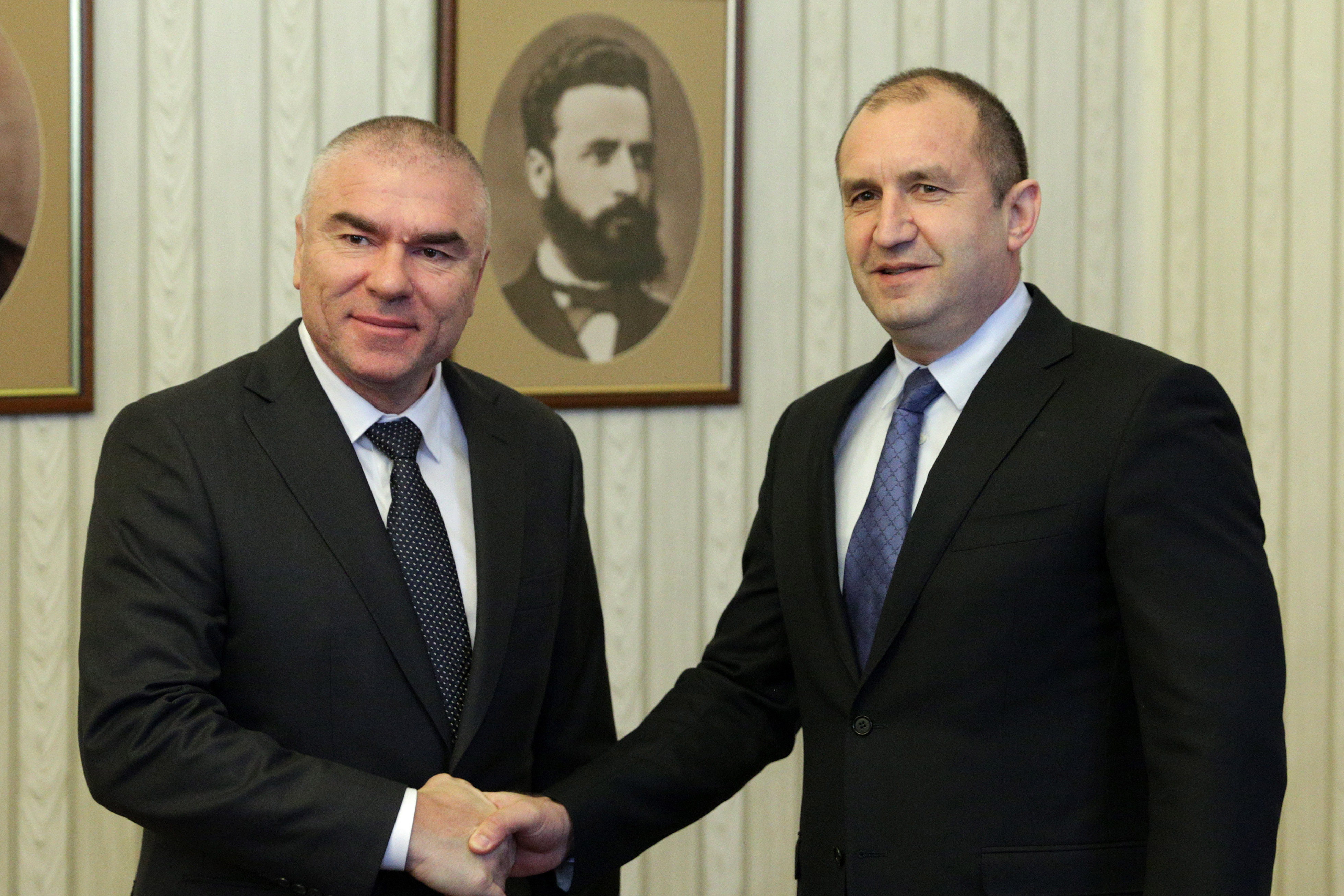 Румен Радев се срещна първо с лидера на най-малката ПГ в парламента - ”Воля”