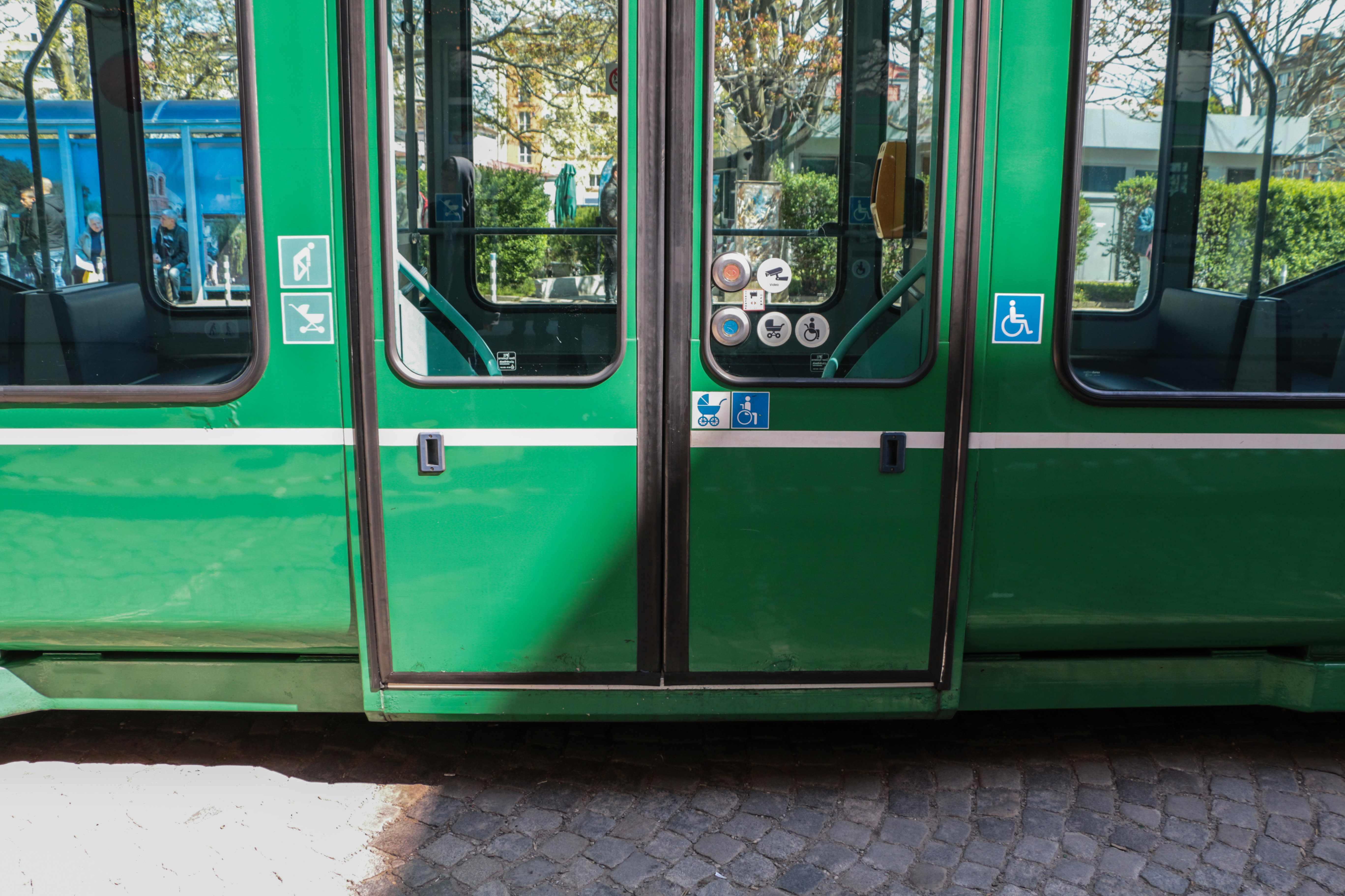 Фандъкова представи новите трамваи от Базел, Швейцария