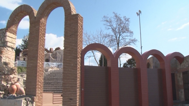 Достроиха амфитеатъра в стария Несебър с пластмасови арки