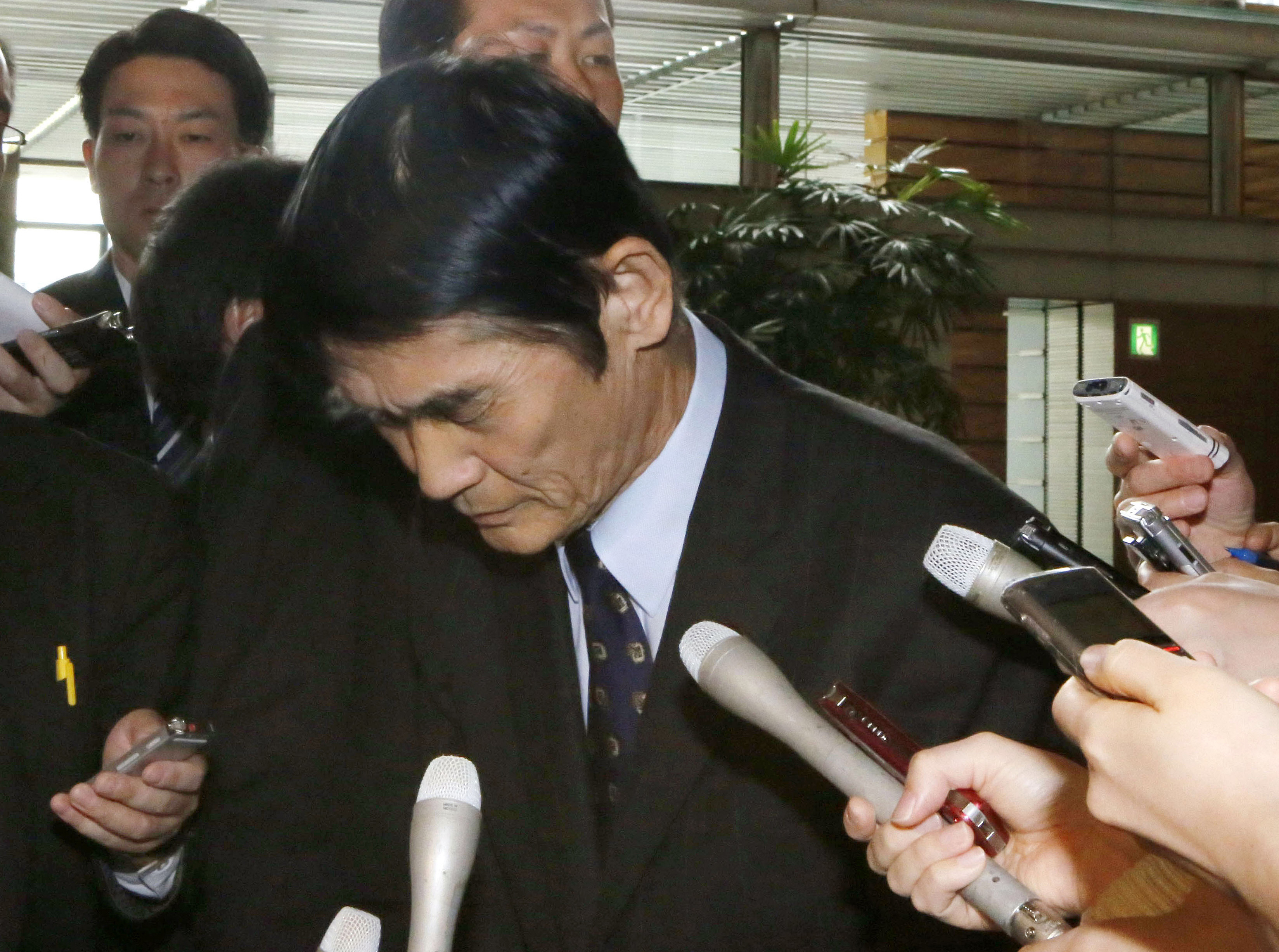 Японски министър подаде оставка след скандално изказване