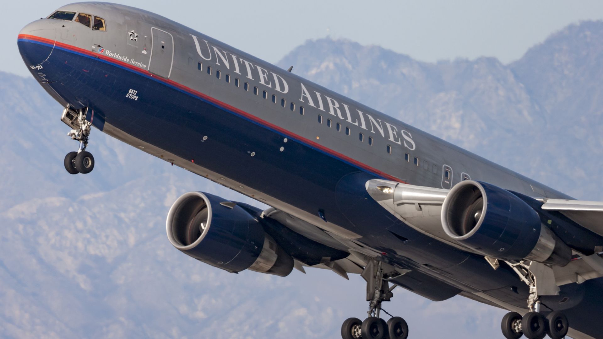 Виж още Германия разреши обявяването на трети пол в актовете