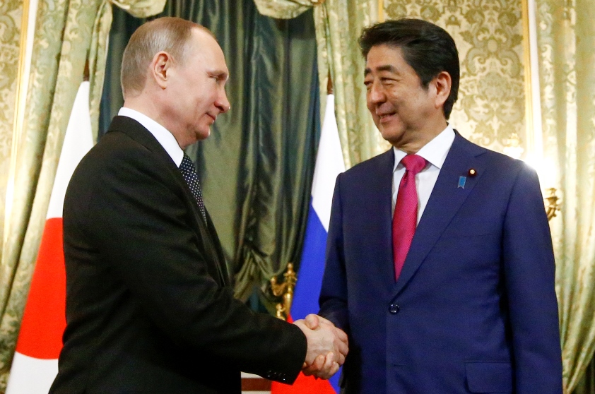 Путин похвали напредъка в отношенията с Токио