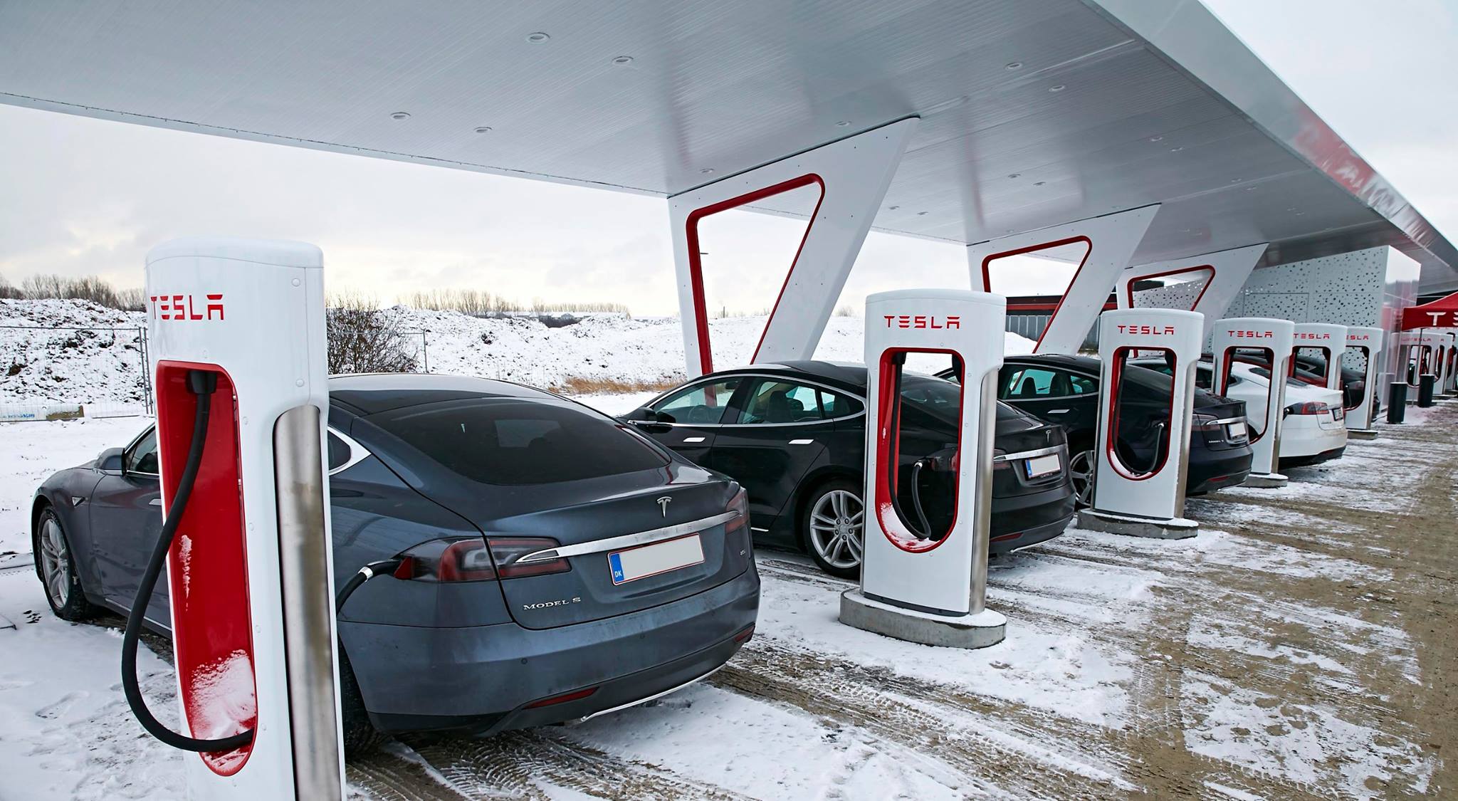 Tesla прави зарядна станция на магистрала Тракия