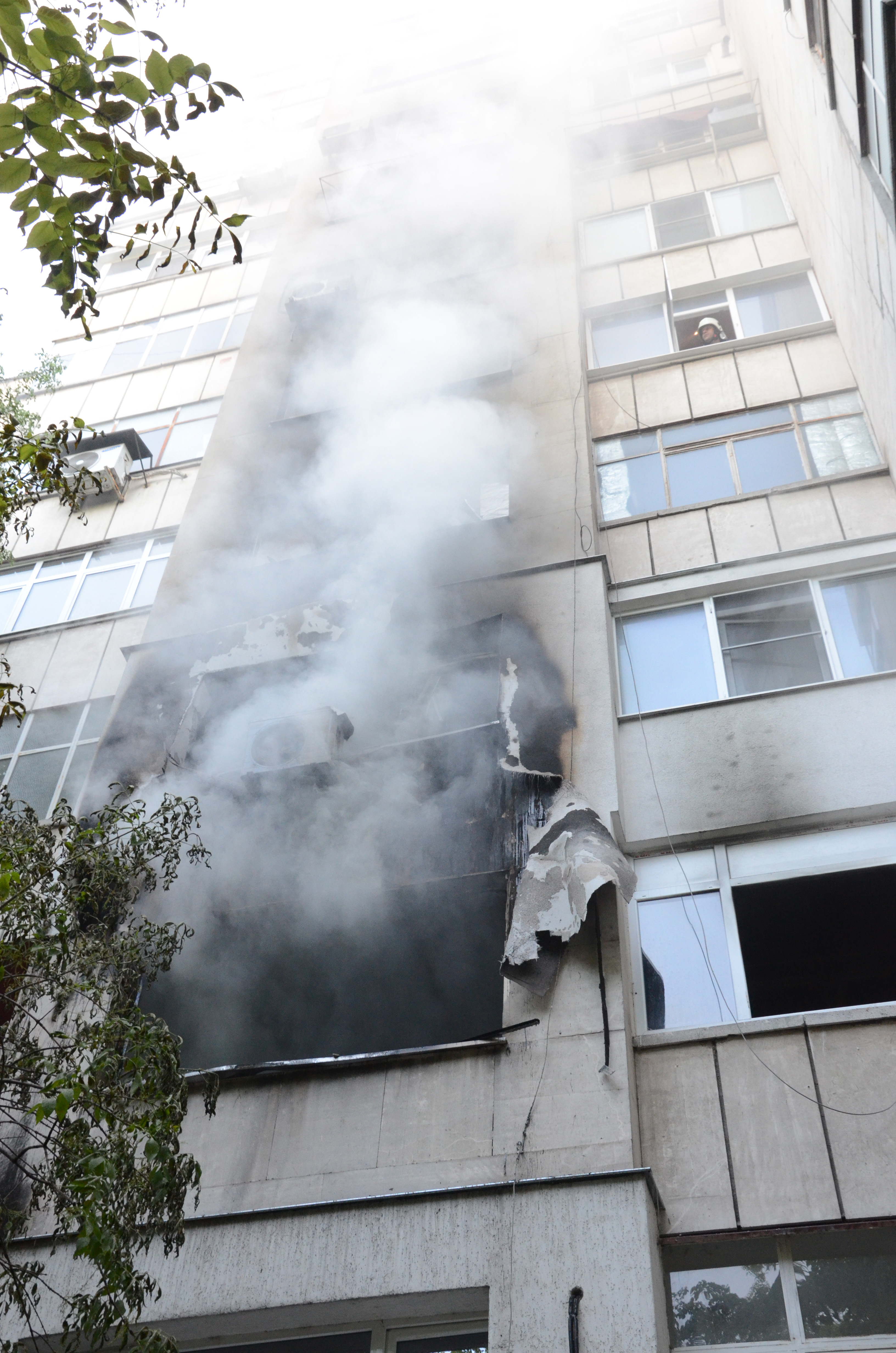 Пламъците лумнали в апартамент на втория жилищен етаж на блок ”Съединение”