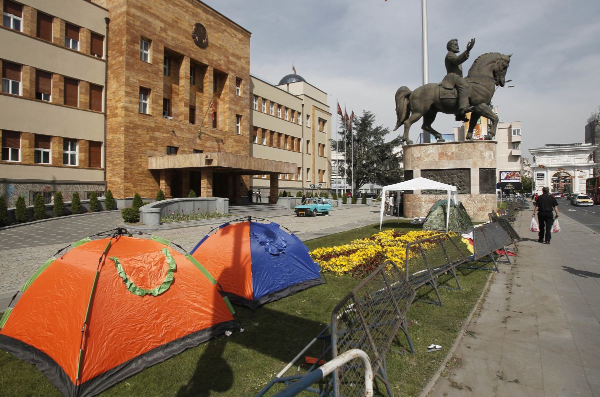 Палатки на протестиращи в Скопие