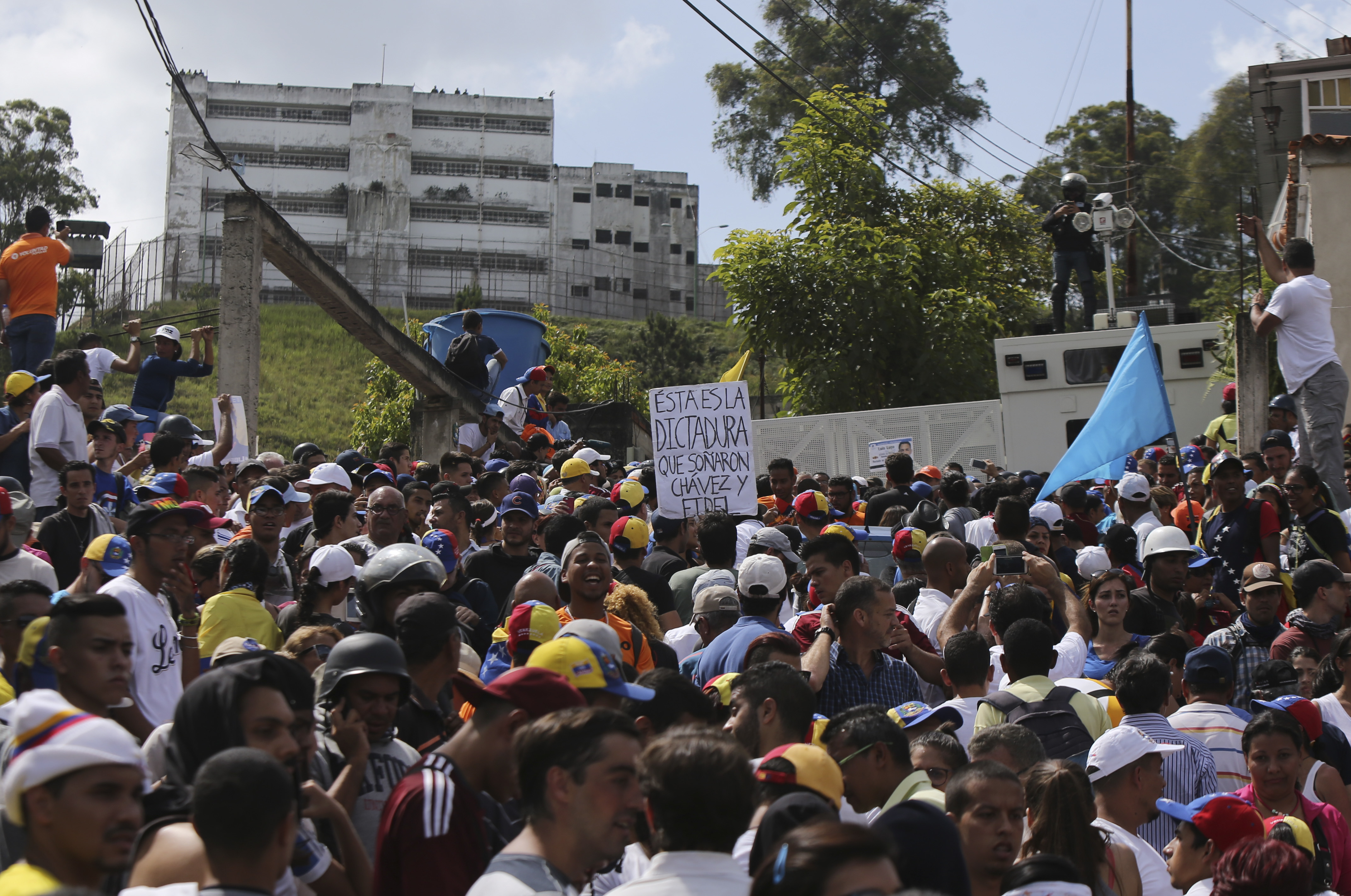 Венецуела официално уведоми ОАД за намерението си да напусне