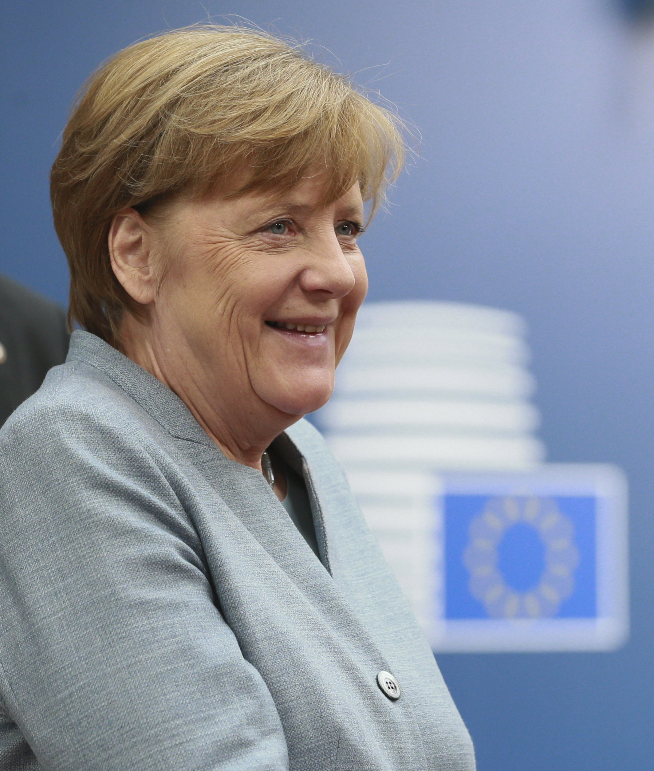 Ангела Меркел изрази учудване от твърденията, че всички в ЕС са се обединили против Великобритания