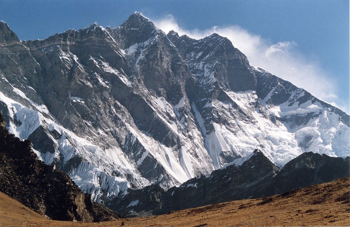 Лхотце е първият осемхилядник, изкачен от българин – Христо Проданов