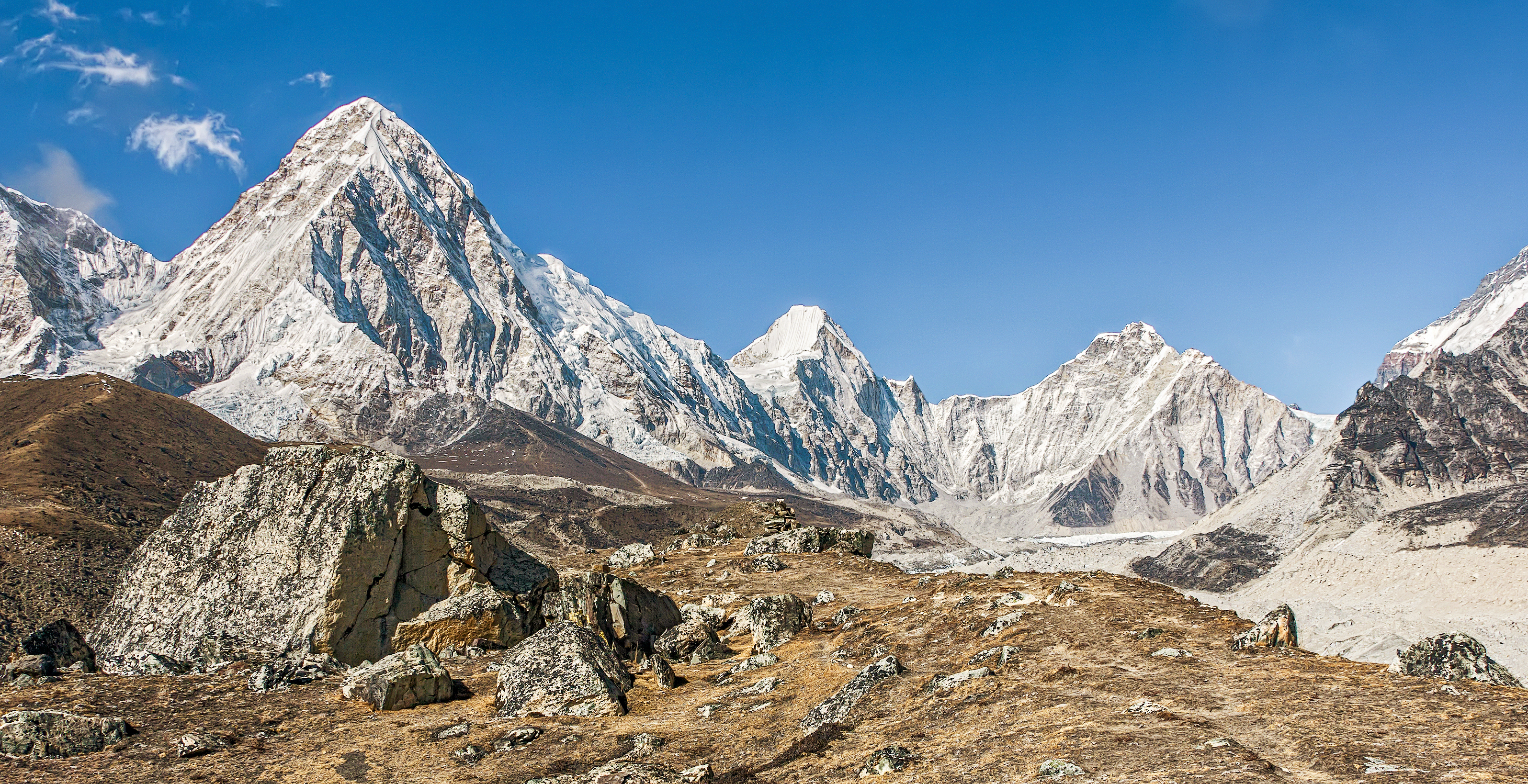 Еверест очаква най-натоварената година