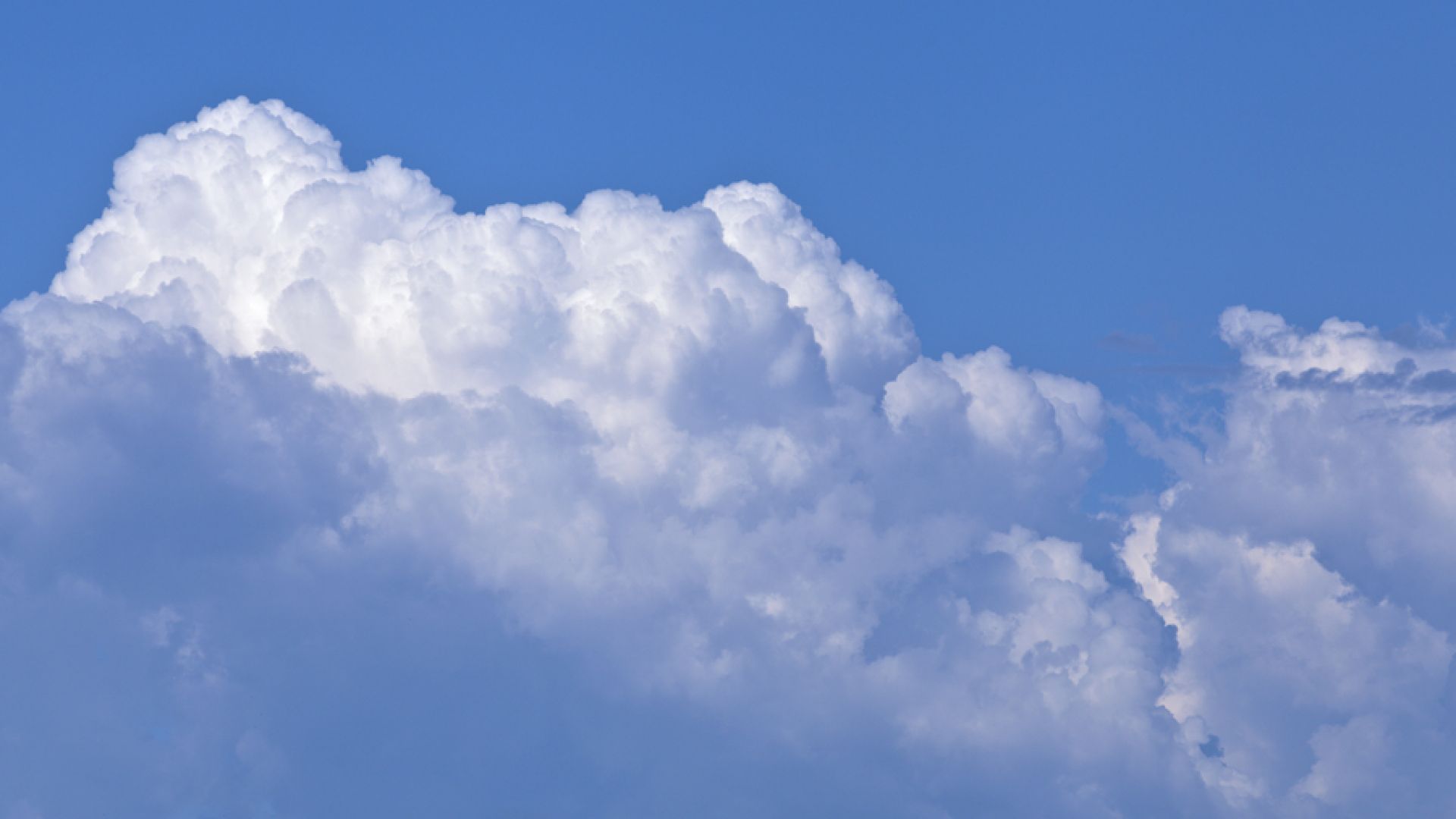Китай ще строи фабрики за облаци