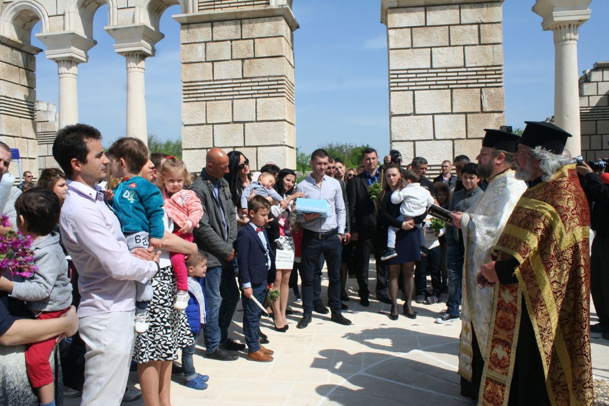 Кръстиха деца с царски имена в Голямата базилика в Плиска