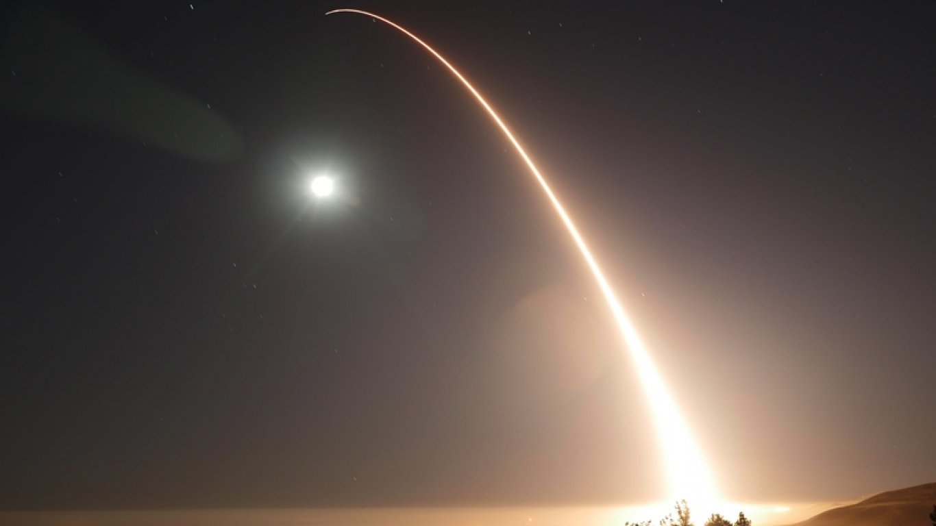 САЩ тестват междуконтиненталната балистична ракета Minuteman III до дни