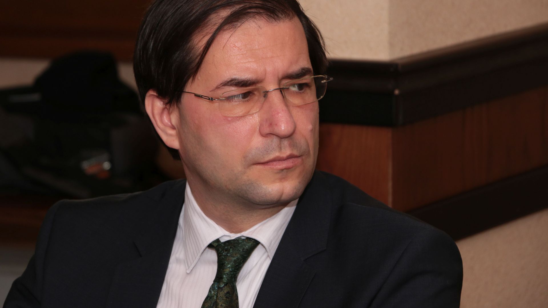 ГЕРБ призова президентът да освободи от длъжност члена на правния