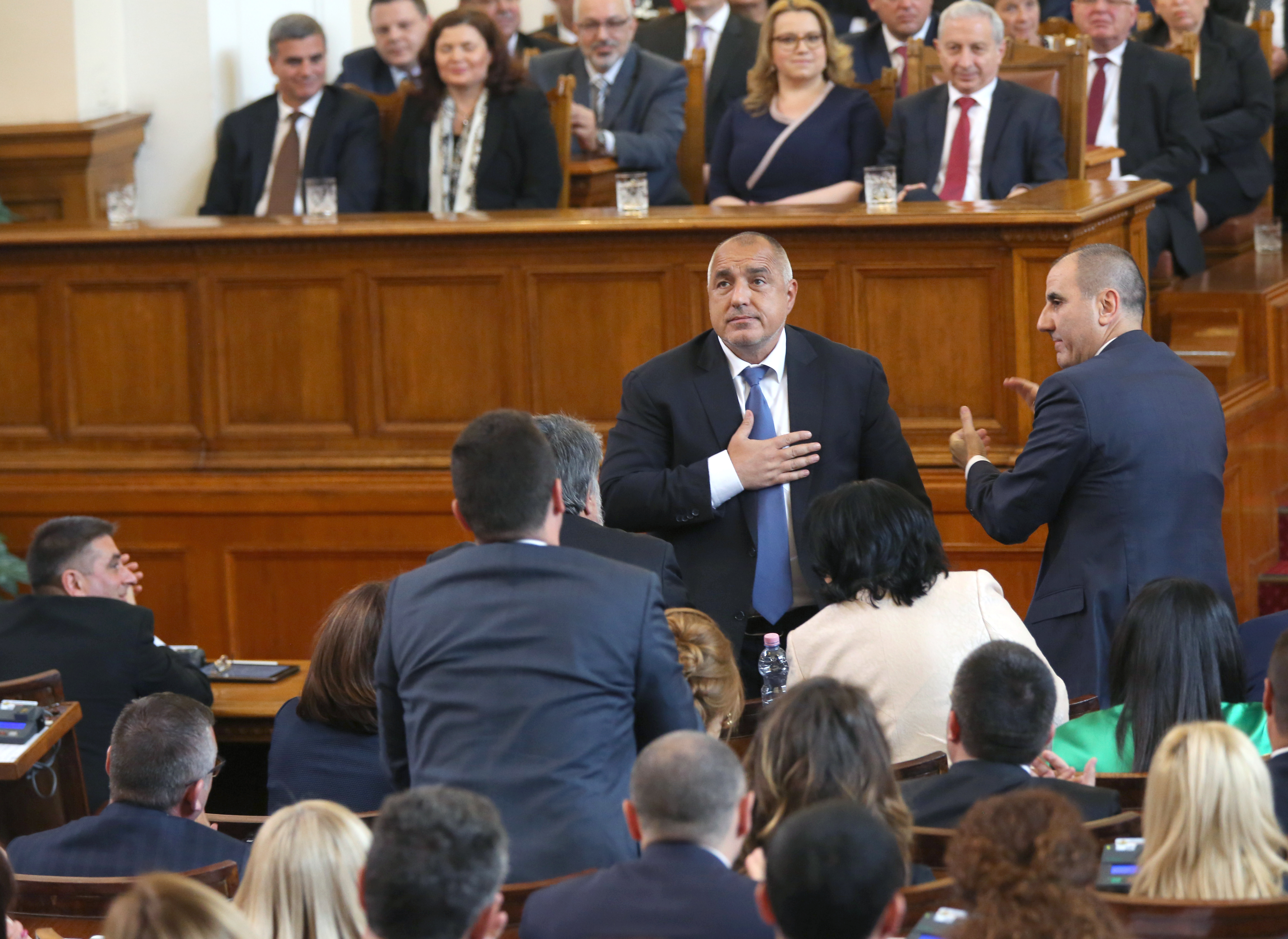 133 депутати избраха Борисов пак за премиер, той се закле