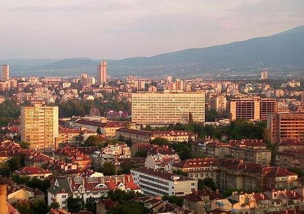 Дете загина след падане от недостроена сграда в София