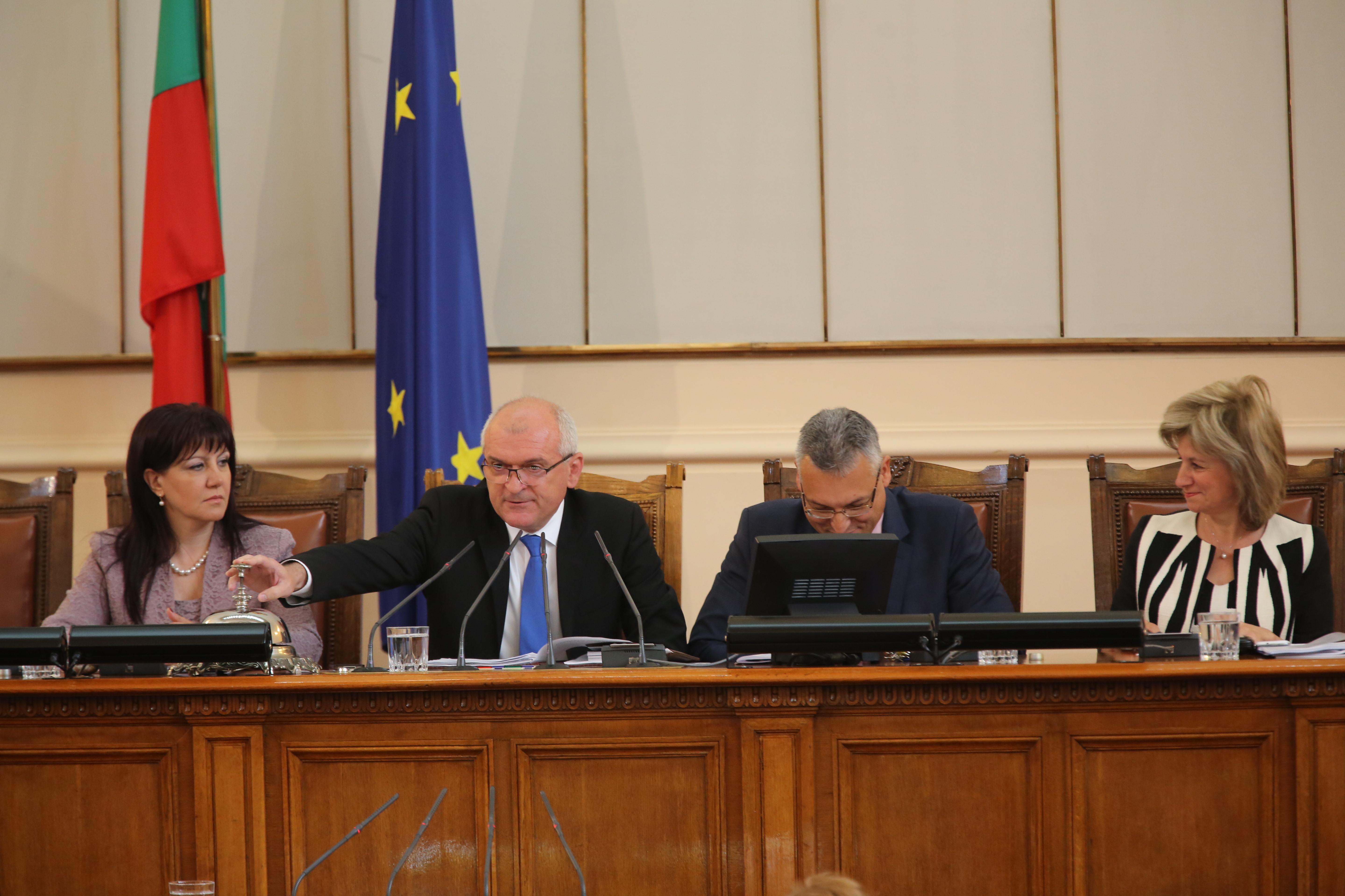 Освободиха трима депутати, които ще станат областни на Варна, Хасково и Смолян