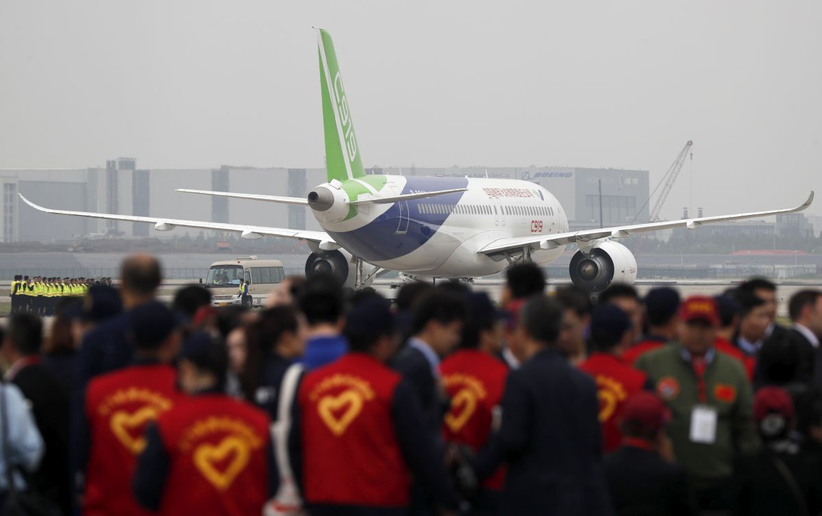 Успешен тест за китайски пътнически самолет
