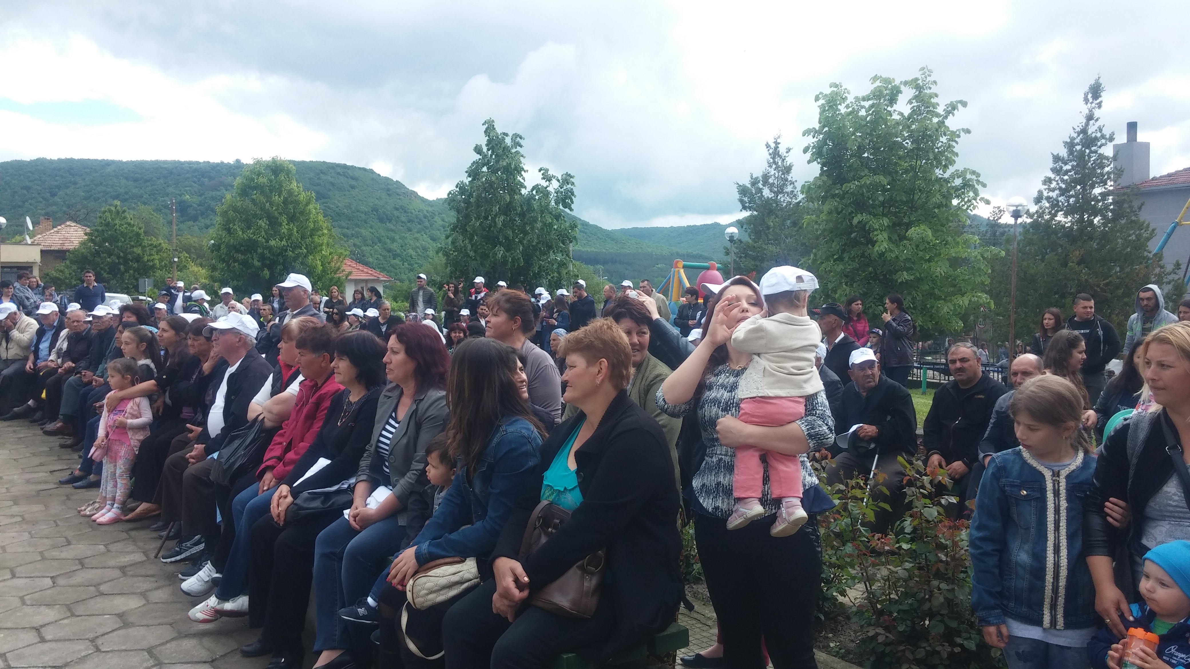 Митинг-събор в с. Крепча по случай годишнината от протестите в памет на жертвите на ”възродителния процес”