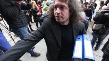 Заместник председателят на Има такъв народ Тошко Йорданов се замеси в