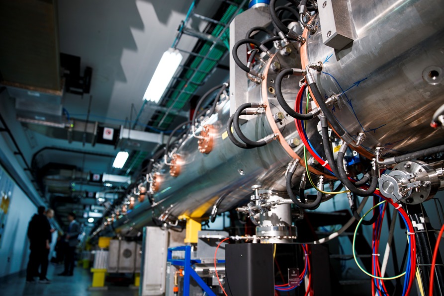 ЦЕРН тържествено откри нов линеен ускорител