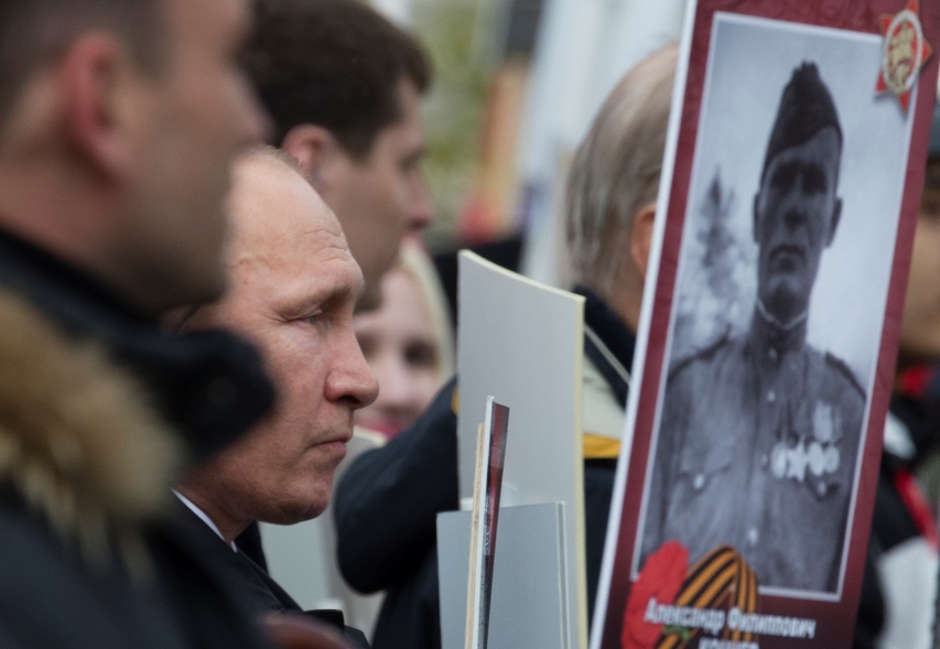 Президентът Путин се включи в марша на ”Безсмъртния полк”