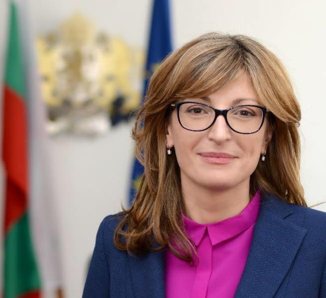 Екатерина Захариева: Подписването на договора не е отменено
