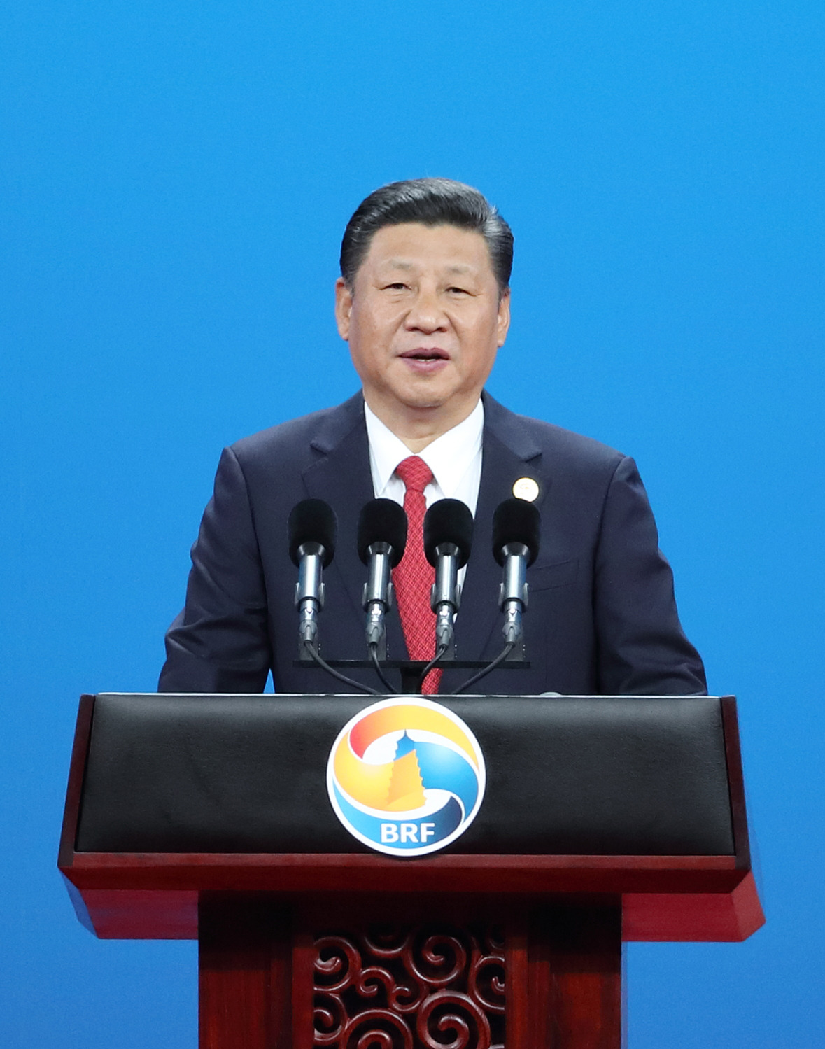 Президентът на Китай Си Цзинпин представя принципите на инициативата  ”Един пояс един път”