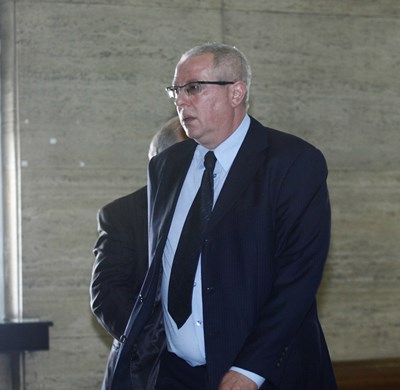 Бившият главен касиер на Алфа банк остана безмълвен в съда