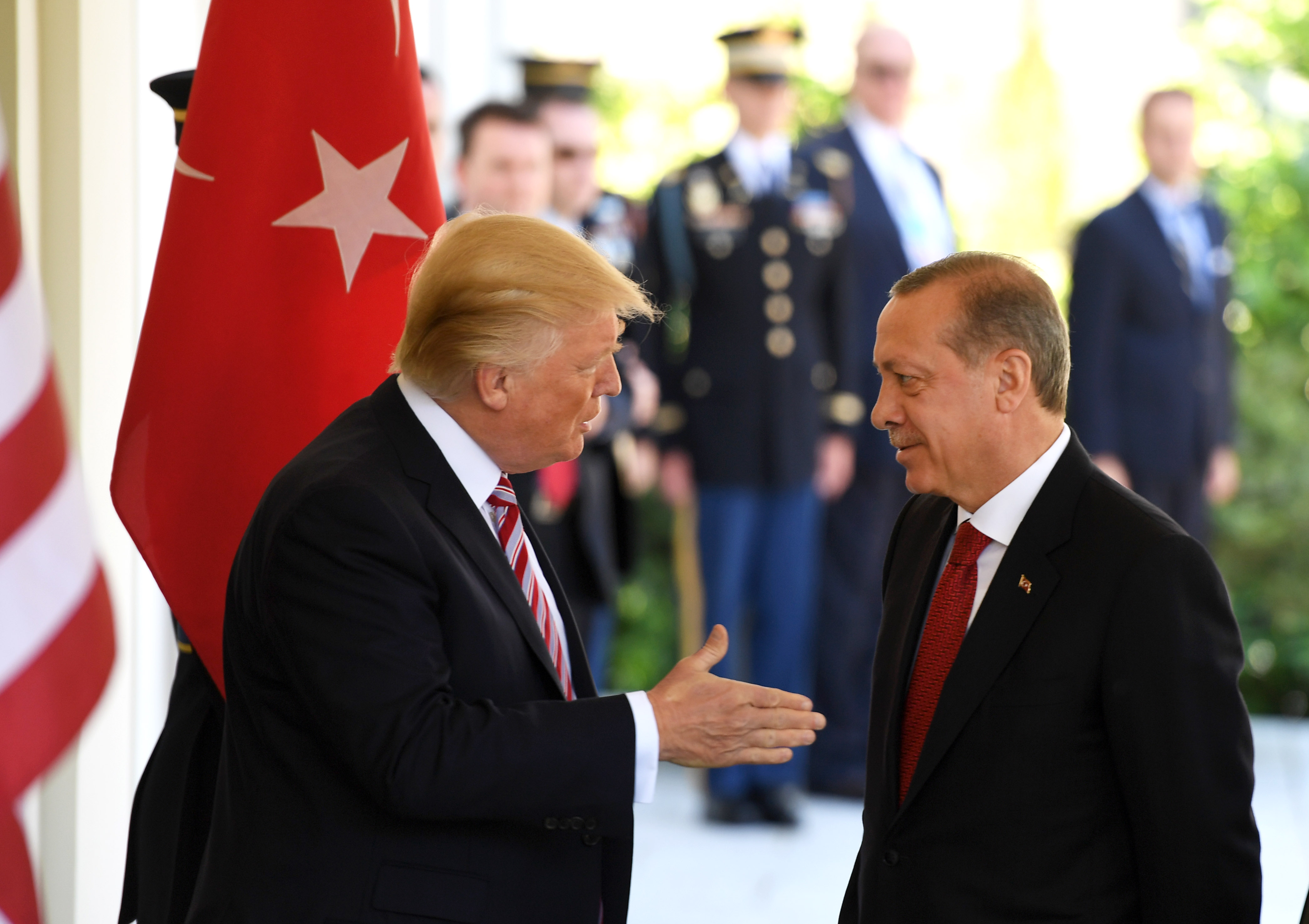 Тръмп и Ердоган се разминаха за кюрдите