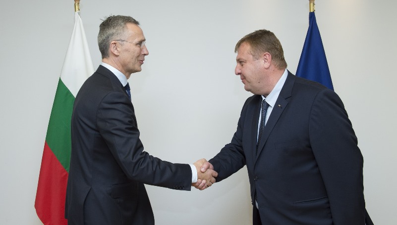 Красимир Каракачанов отправи покана към генералния секретар на НАТО за посещение в България