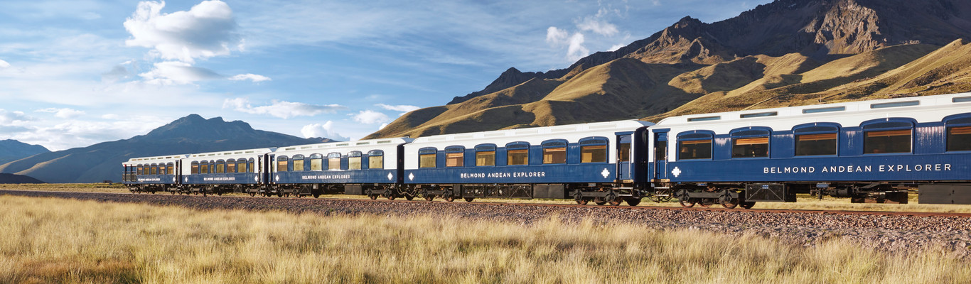 Влак-хотел на релси пътува към Титикака в Перу