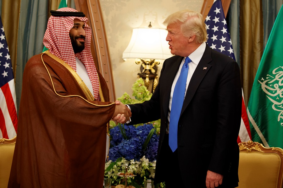 Тръмп сключи в Рияд най-голямата военна сделка в историята на САЩ