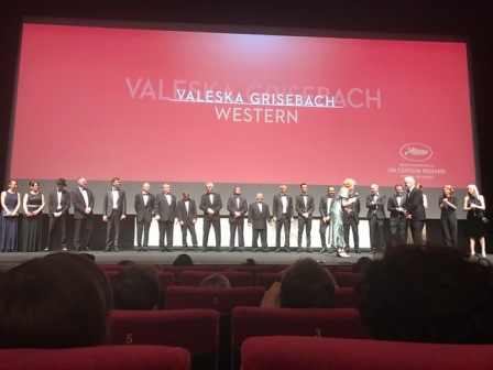 Ума Търман гледа “Western“ в Кан заедно с братя Чучкови